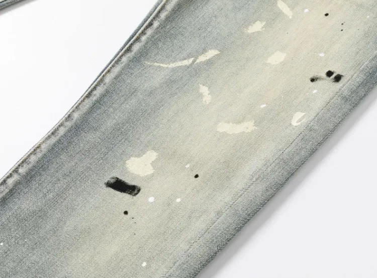#N26 P246💰 (Top version) AMIRI hot high street jeans slim fit stretch washed knife cut trousers for men AMIRI amiri is transliterated as Emil, which is the name of the founder. Mike Amiri, the founder of amiri, grew up in Los Angeles, USA. He was influenced by local street culture and Punk Rock since he was a child, so he founded the amiri brand named after himself. A variety of trendy clothing meets the needs of different trendy players. Amiri clothing has novel and unique styles and is a well-known street brand in the United States. The styles and styles of many clothes are loved by many street photographers. The various clothing styles meet the dressing needs of different people, show their unique temperament, and show the trend of dressing. amiri's jeans are relatively famous. Not only do they have many styles, but the quality of the jeans is also very good. Many celebrities have also worn amiri brand jeans. Color: Picture color Size: 28, 30, 32, 34, 36 28 30 32 34 36 Waist 71 76 81 86 91 Qianlang 26.5 27.5 28.5 29.5 30.5 Hou Lang 37 38 39 40 41 Foot 14 14.8 15.6 16.4 17.2 Foreign Minister 100 102 104 106 107
