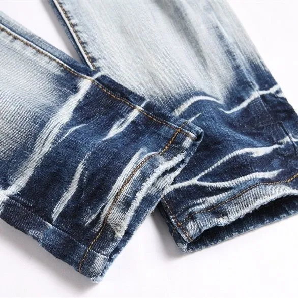 P186 Top replica AMIRI splash-ink medal patch embroidered jeans trousers AMIRI high street basic ripped tight stretch jeans trousers Amiriamiri is transliterated as Emil, which is the name of the founder. Mike Amiri, the founder of amiri, grew up in Los Angeles, USA. He was influenced by the local street culture Rock since childhood, so he founded the amiri brand named after himself. A variety of trendy clothing meets the needs of different fashion players. Amiri clothing has novel and unique styles and is a well-known street brand in the United States. Many of its styles and styles are loved by many street photographers. Various clothing styles meet the needs of different people, show their unique temperament, and show the trend of dressing. amiri's jeans are relatively famous. Not only do they have many styles, but the quality of the jeans is also very good. Many celebrities have also worn amiri brand jeans.  The jeans of the amiri brand break through the production process and cutting of the original jeans. The fabrics are relatively soft and comfortable, and are not as hard as some jeans, which can irritate the skin and cause the skin to bleed when worn. Los Angeles trendy brand Amiri's jeans are made with great detail from tailoring to texture, adding wrinkles, bullet holes, damage and other details to add to the trendiness of the jeans. You can choose the style that suits you according to your own needs. Only when you wear a suitable style can you have a certain sense of fashion.  In recent years, high street has become a word that appears more and more frequently in men's clothing. High street style has also become an important direction for everyone's matching. High street related items are basically inseparable from oversize or off-shoulder tops. The lower body is matched with trackpants or tight-fitting denim. In my opinion, the most representative one is perhaps annihilation. Color; picture color Size: m l xl xxl