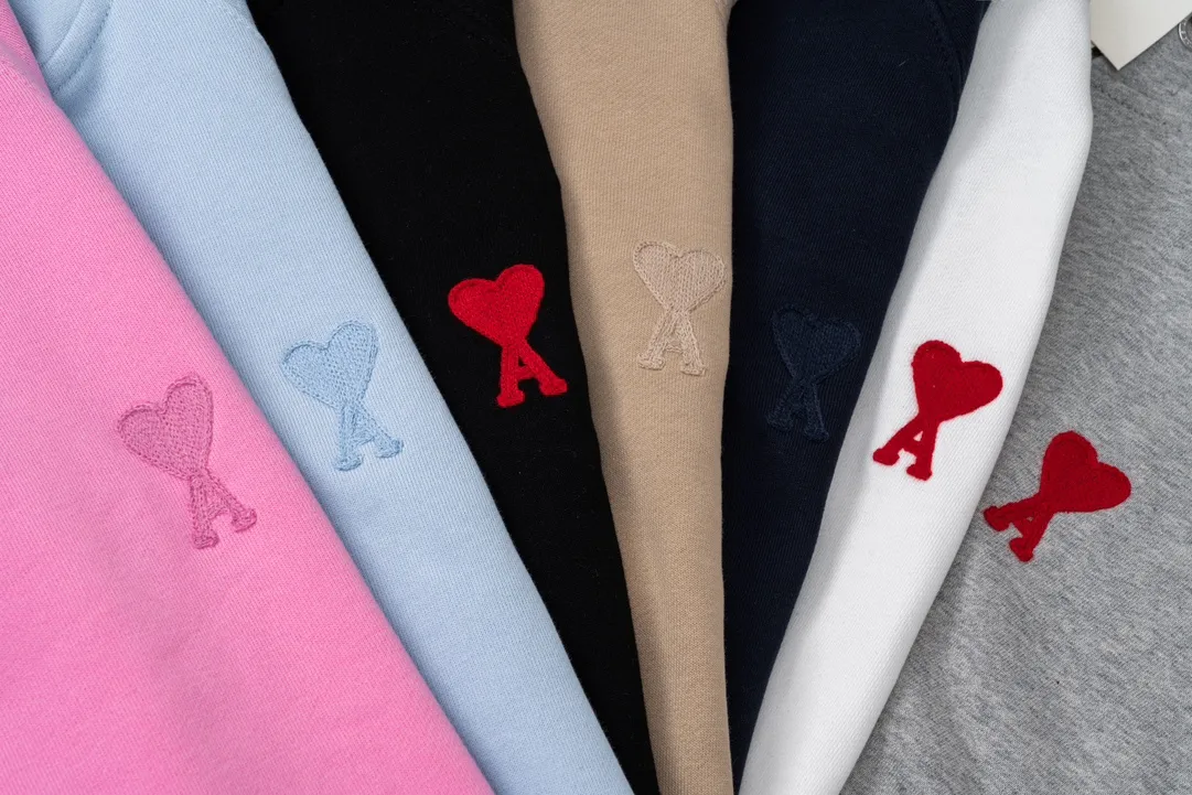 635# AMI Paris 2023 new product love towel embroidered raglan hooded sweatshirt, custom-made 400g pure cotton fabric, same style for men and women. Color: black, white, candy pink, sky blue, floral gray, vanilla apricot, orchid. Size: S-XL