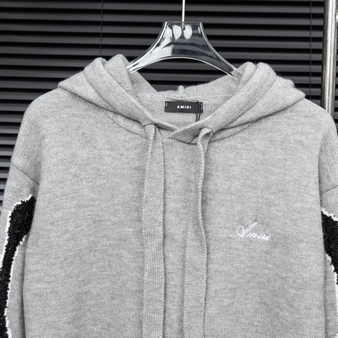 P360 Style: AMIRI Emile bone splicing hooded long-sleeved sweater Size: S-XXL Fabric: Wool blend Accessories: Full set of customized original accessories No gender distinction, same style for men and women