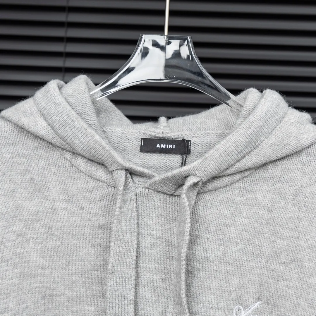 P360 Style: AMIRI Emile bone splicing hooded long-sleeved sweater Size: S-XXL Fabric: Wool blend Accessories: Full set of customized original accessories No gender distinction, same style for men and women