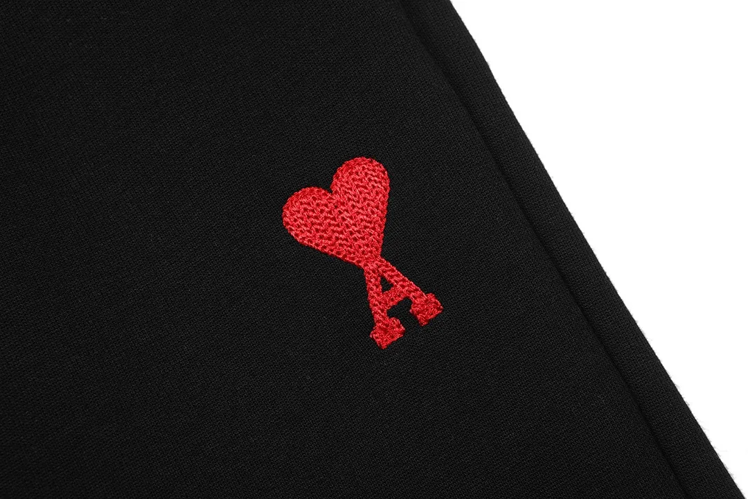🅿️200 AMI 2025 new model, light luxury, embroidered love letters logo, essential for daily commuting for men and women, casual shorts ·Customized terry fabric ·Elastic + drawstring adjustable waistband ·Imported machine high-density embroidery technology ·Waist label, tag, three wash marks complete Color: Black Size: M L XL XXL XXXL