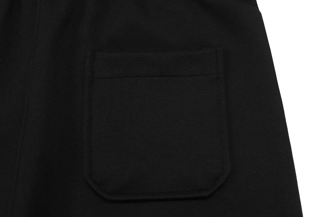🅿️200 AMI 2025 new model, light luxury, embroidered love letters logo, essential for daily commuting for men and women, casual shorts ·Customized terry fabric ·Elastic + drawstring adjustable waistband ·Imported machine high-density embroidery technology ·Waist label, tag, three wash marks complete Color: Black Size: M L XL XXL XXXL