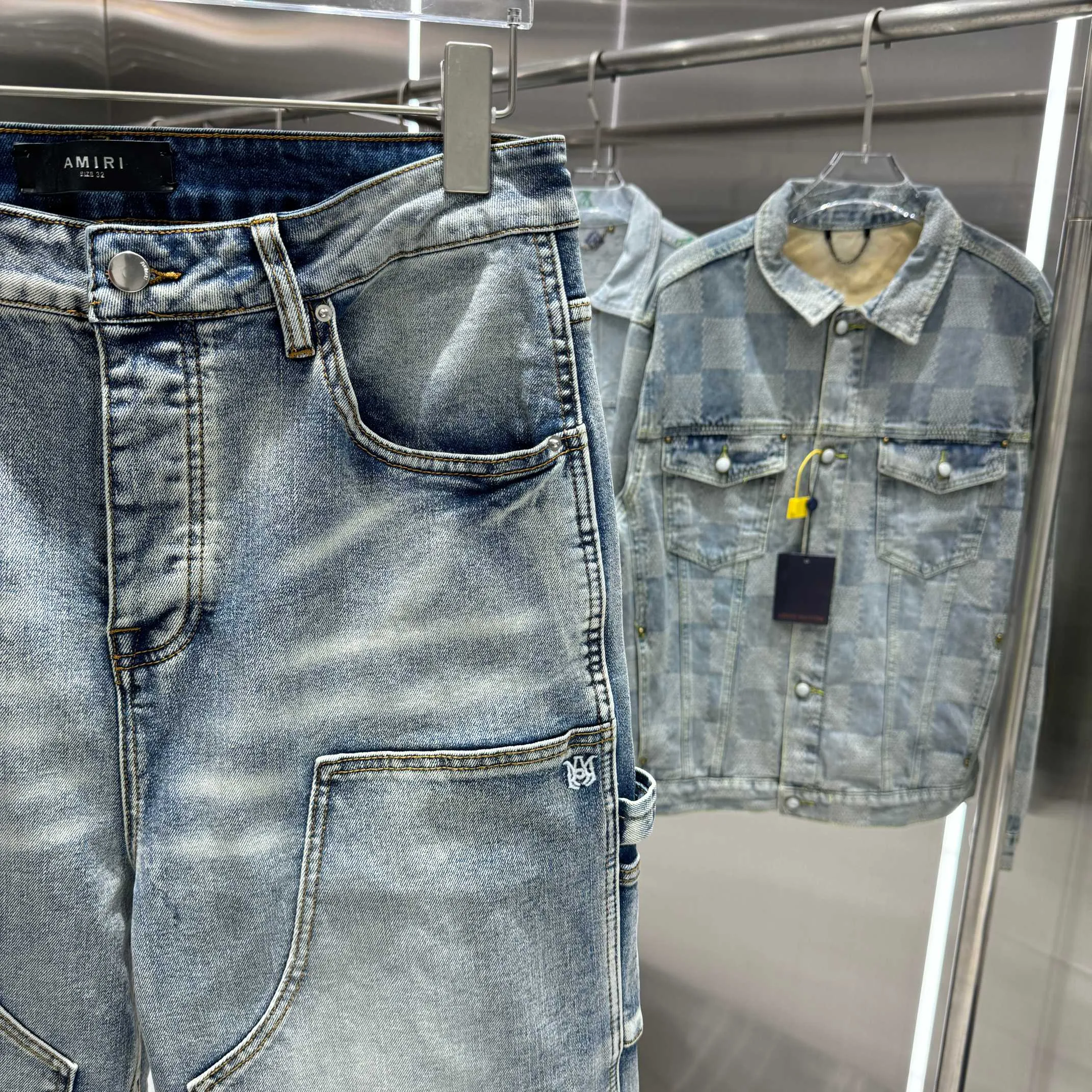P300 Amiri Heavy-duty washed workwear street fashion loose straight jeans Color Light Blue Size 30 32 34 36 38