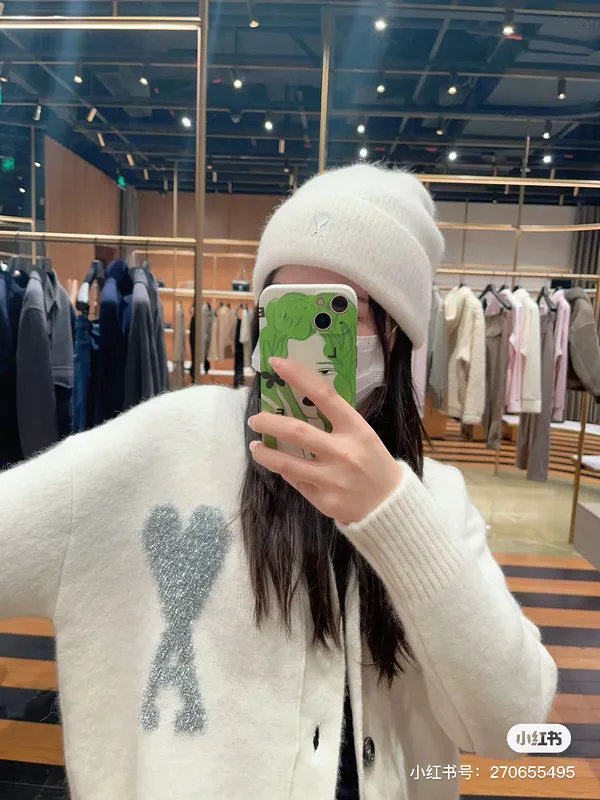 Upper body picture Ami Paris 2024 autumn and winter new cardigan sweater SMLXL