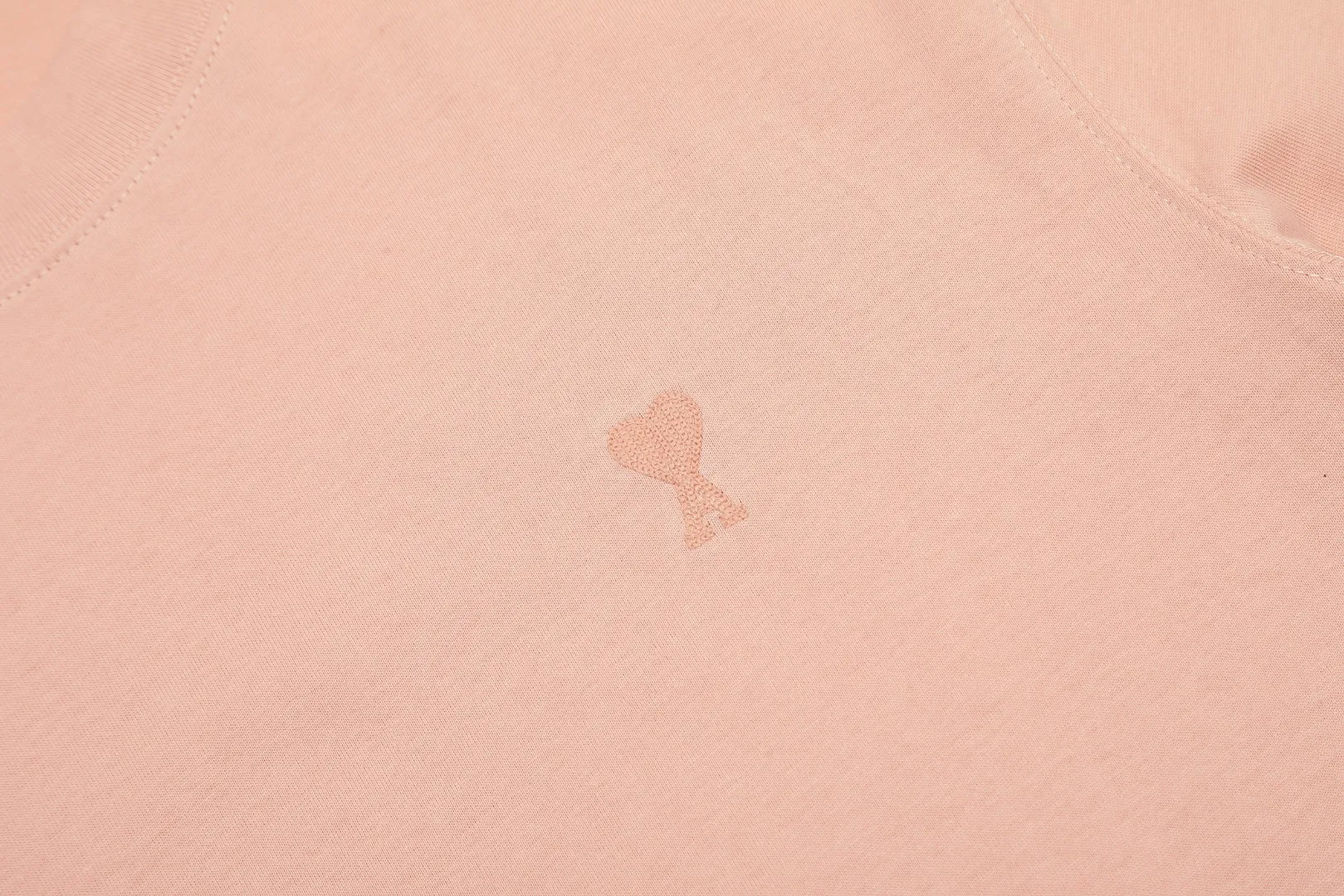 Ami Amy 2024ss autumn classic small embroidered love short sleeves ✅240G Xinjiang long-staple cotton top double yarn, shrinkage rate controlled at 2%, export-grade solid color quality, truly not easy to deform, shrink, and not fade ✅Maximum size can be worn 230 pounds, no pressure to export to Europe and the United States, size S-XL Color: 7 colors, white, black, gray, sky blue, navy, sapphire blue, dark green, coffee, brown, apricot Egg yolk, wine red, meat powder, taro purple