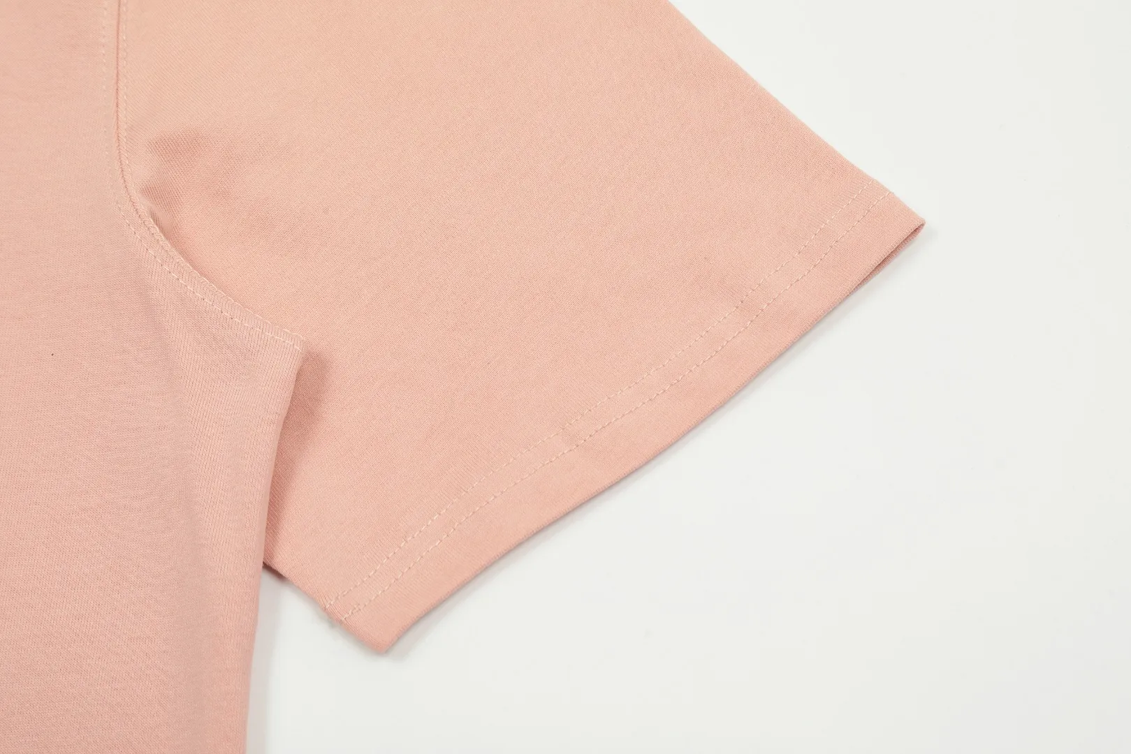 Ami Amy 2024ss autumn classic small embroidered love short sleeves ✅240G Xinjiang long-staple cotton top double yarn, shrinkage rate controlled at 2%, export-grade solid color quality, truly not easy to deform, shrink, and not fade ✅Maximum size can be worn 230 pounds, no pressure to export to Europe and the United States, size S-XL Color: 7 colors, white, black, gray, sky blue, navy, sapphire blue, dark green, coffee, brown, apricot Egg yolk, wine red, meat powder, taro purple