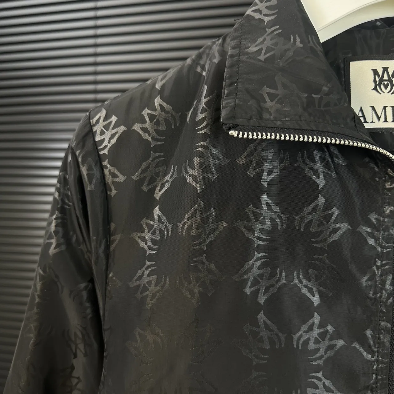 P280 AMIRI 2025 autumn and winter new style, stand-up collar windbreaker jacket, chapter embroidery, official website synchronization, original custom-made hardware zipper, neat stitching, perfect upper body effect, men's casual jacket, color: black, size: M-3XL