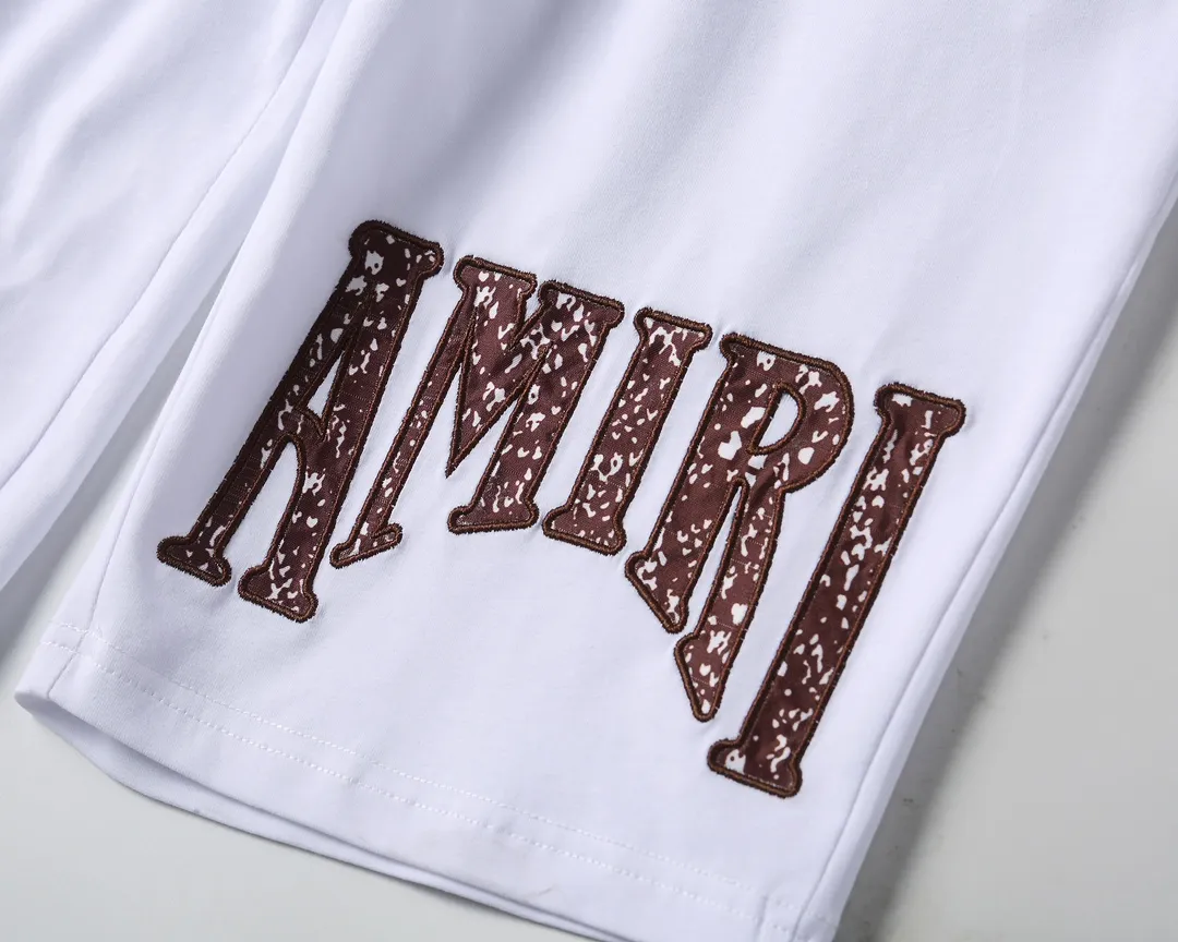 P290 🌸🌸🌸 AMIRI 25ss spring and summer advanced customization spring and summer series, round neck casual suit, short-sleeved T-shirt suit and three-quarter pants, imported high-grade elastic fabric, delicate, soft, comfortable and breathable, stiff and shaping, extraordinary quality. Exquisite three-dimensional tailoring and outstanding texture are made of high-end materials supplied by customers. They are very textured and durable. They are produced by domestic first-line factories. From cutting to hand-sewing, there is basically no extraneous touch. The pattern is quite crisp and there is no feeling of procrastination at all. It has a delicate and soft feel and smooth texture! Color: Picture color Size: M--3xL