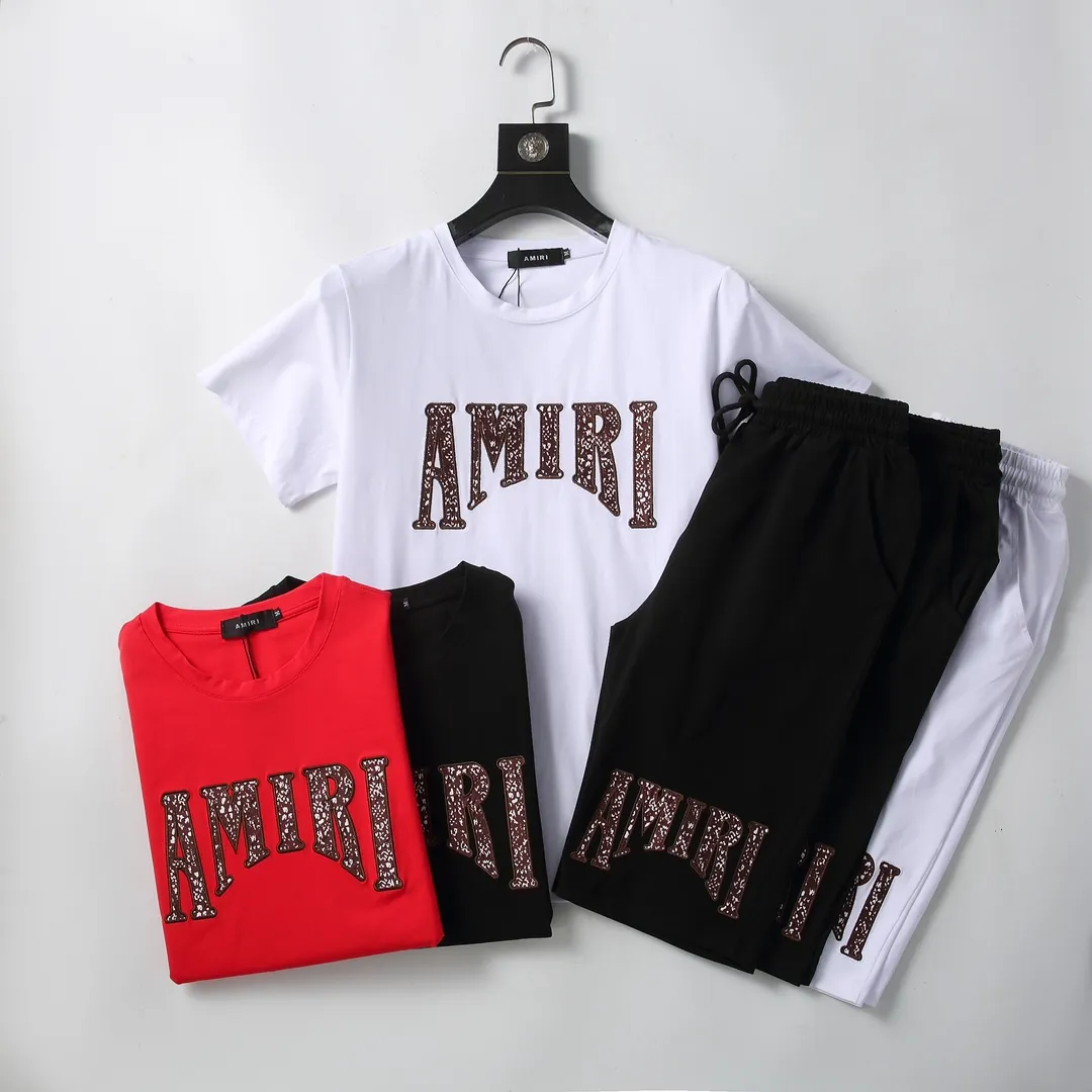 P290 🌸🌸🌸 AMIRI 25ss spring and summer advanced customization spring and summer series, round neck casual suit, short-sleeved T-shirt suit and three-quarter pants, imported high-grade elastic fabric, delicate, soft, comfortable and breathable, stiff and shaping, extraordinary quality. Exquisite three-dimensional tailoring and outstanding texture are made of high-end materials supplied by customers. They are very textured and durable. They are produced by domestic first-line factories. From cutting to hand-sewing, there is basically no extraneous touch. The pattern is quite crisp and there is no feeling of procrastination at all. It has a delicate and soft feel and smooth texture! Color: Picture color Size: M--3xL