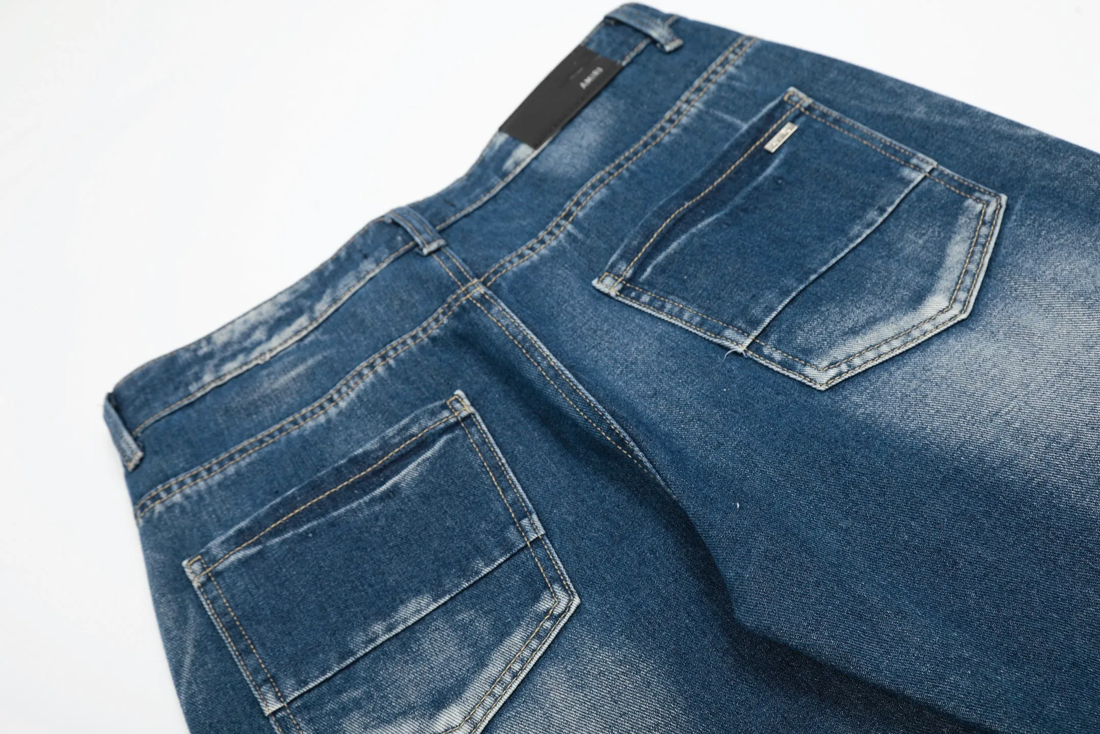 #M52 P168💰 Independent AMIRI coconut tree embroidery jeans trousers AMIRI high street basic ripped tight elastic jeans trousers amiri brand jeans break the production process and cutting of the original jeans, the fabrics are softer and more comfortable Hand-sewn collar label Customized logo buttons Genuine leather tag Color: light blue Size: 30-32-34-36