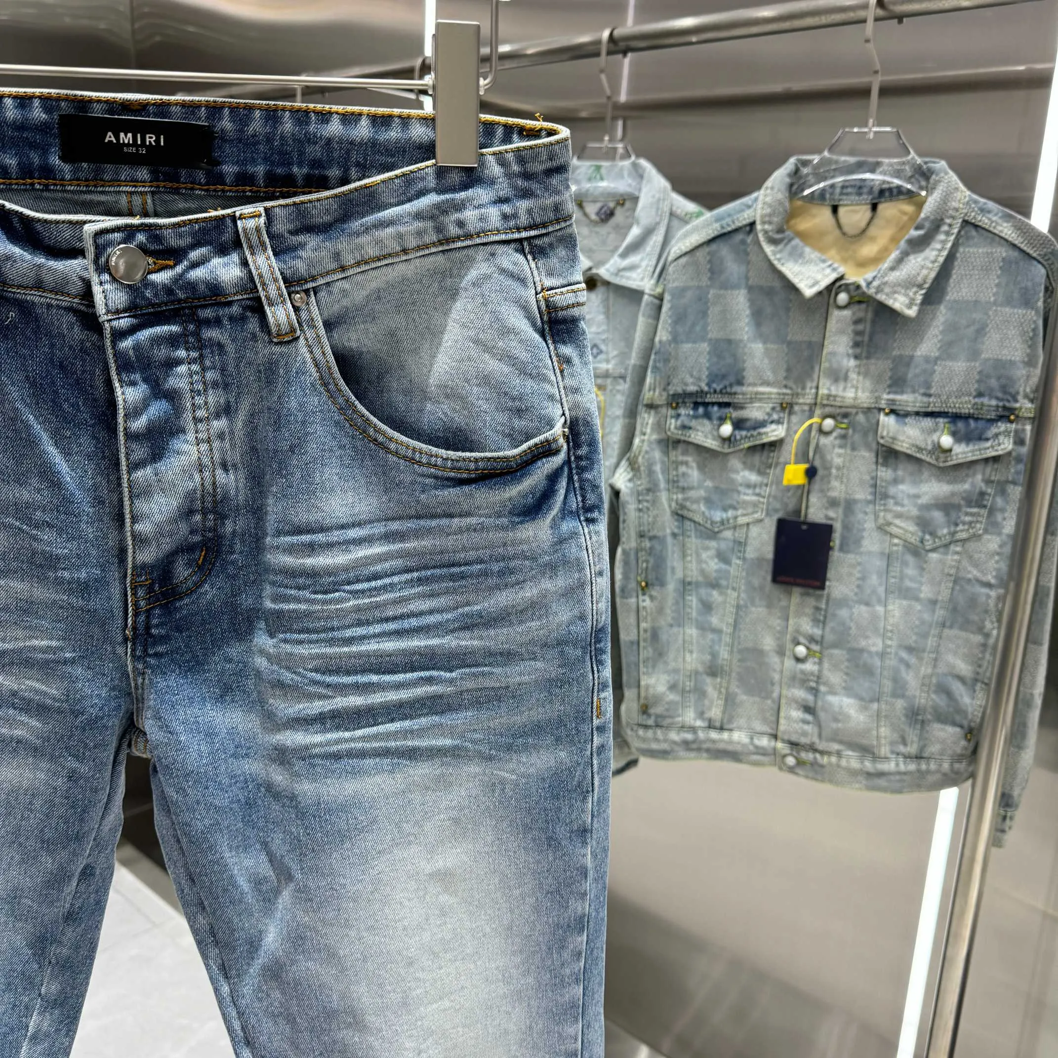 P290 Amiri ripped letter embroidered street fashion slim fit stretch jeans Color Blue Size 30 32 34 36 38