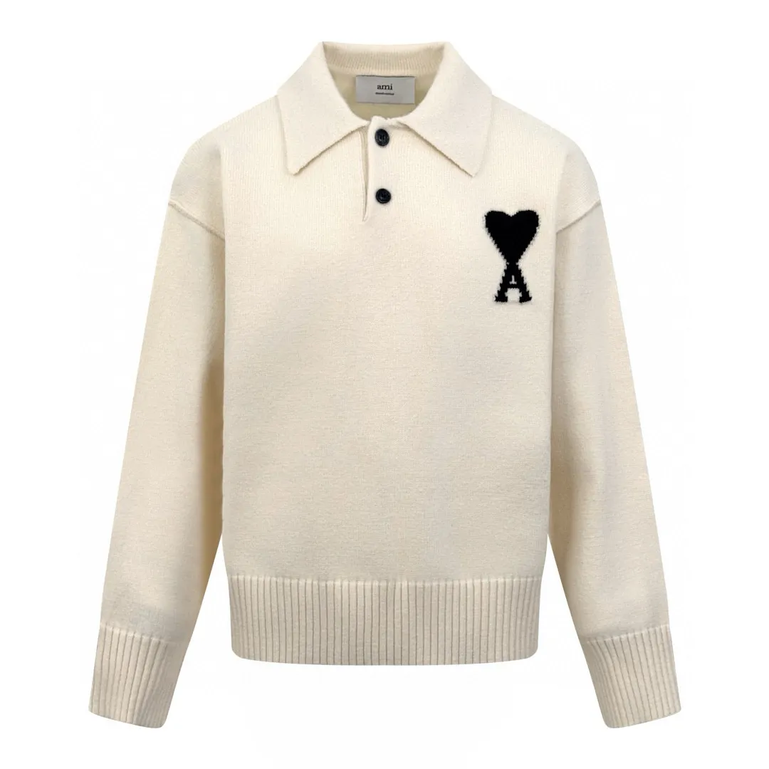🅿️480 [Exclusive supply] Ami love jacquard woolen Polo shirt (apricot color). The original purchase was 4,700 and developed. The fabric is made of custom-woven luxurious Merino wool. It is soft and delicate, comfortable and close to the skin. It is made of high-grade gray ink. It is calm and restrained. A contrasting love heart jumps on the chest. It quietly exudes its own charming halo. The design of the Polo collar is full of brand recognition. It is neat and capable. The perfect blend of French laziness and modern fashion. It is the ultimate simplification of color. It also conveys the love and persistence of life. Meet the king of extreme simplicity, which is well-deserved and versatile. It is made of jacquard tissue imported from Germany. Precisely control the arrangement and interweaving of yarns. Carefully interweave on the loom. Ami love jacquard art pattern inlay. The fabric is more vivid and three-dimensional, and the ready-to-wear washing water is softened and deodorized through professional washing equipment and specific detergents. Deep cleans and deodorizes clothes to improve their feel and appearance. Size:S-M-L-XL