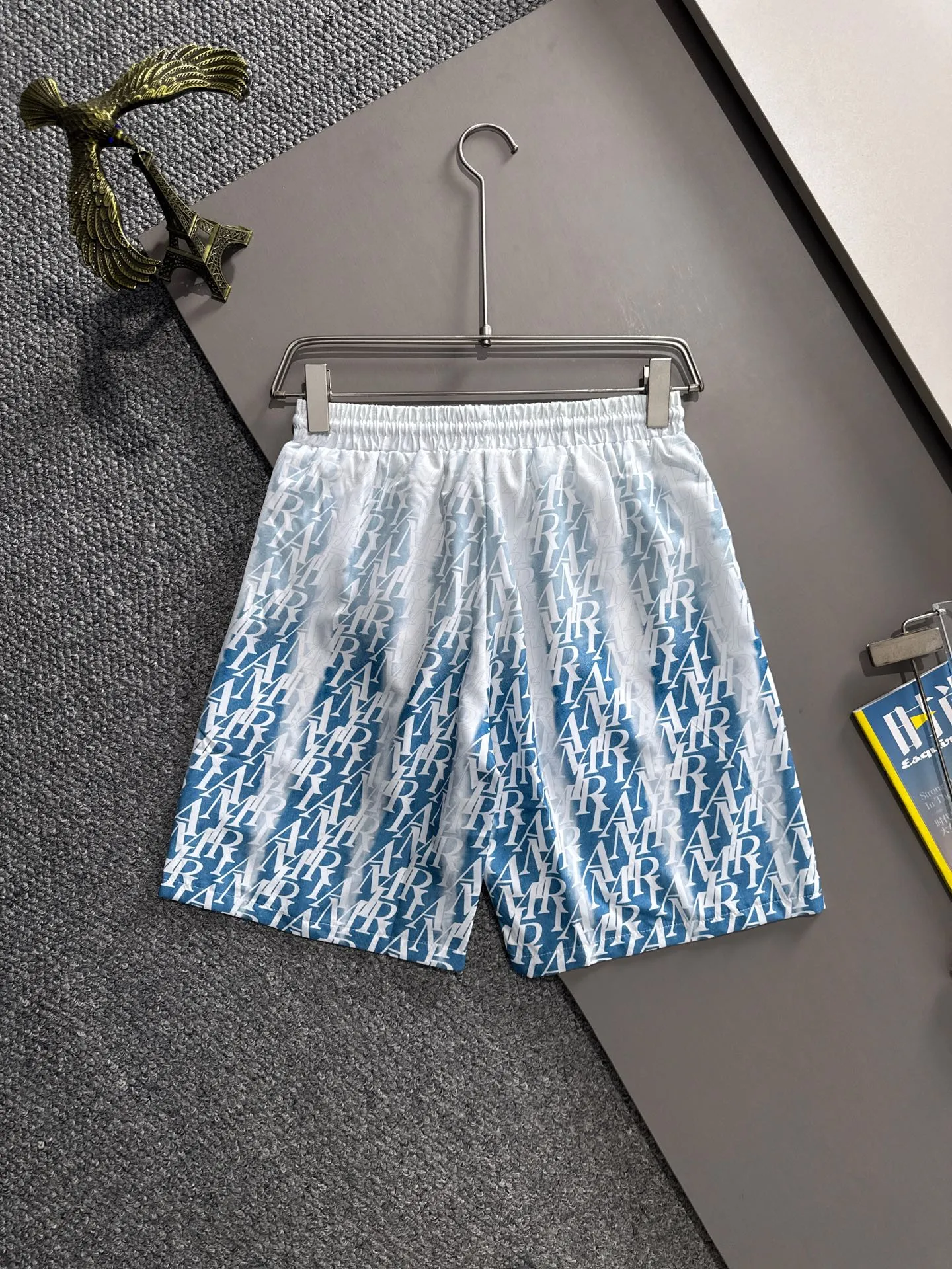 P360 AMIRI2025 summer classic LOGO design all-over printing suit, light and thin cotton full-body digital printing, made of high-quality polyester fiber fabric, breathable mesh lining is added to the pants, carefully created standard version, can be matched separately with clothes, versatile style for leisure time! The classic logo on the whole body is very eye-catching, showing a sense of luxury and style, becoming a classic and mainstream style that never goes out of style and is elegant! Extremely handsome, classic and heroic. Same style for men and women. Size: M-3XL (please note your height and weight when placing an order)