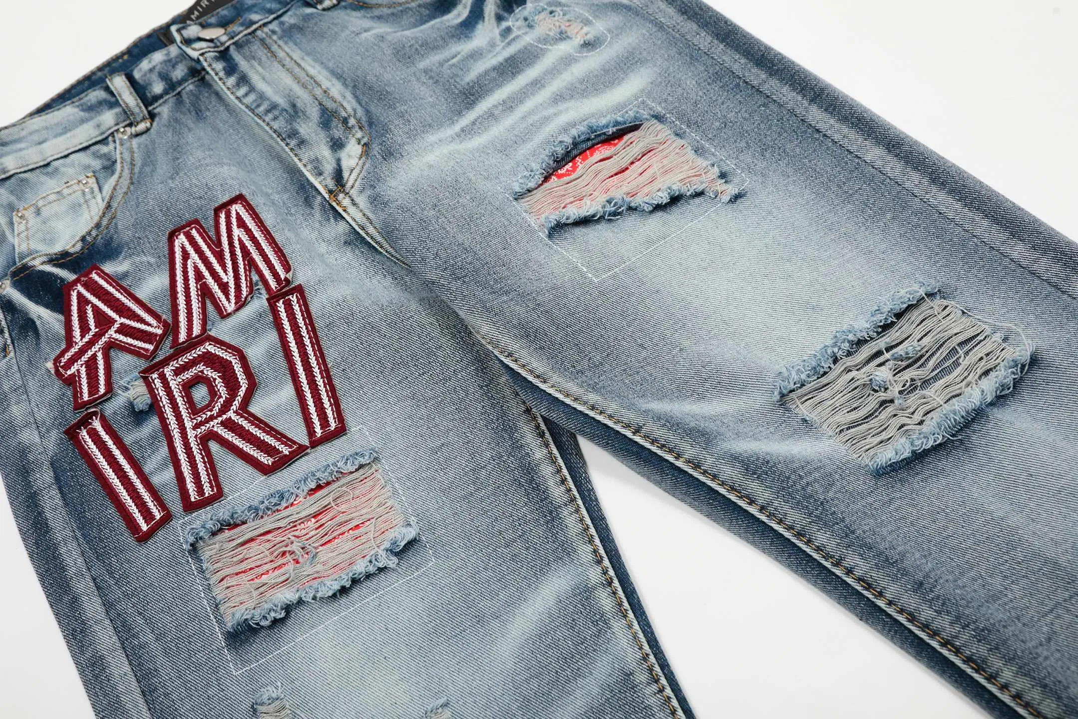 #M10 P168💰 AMIRI patch embroidery jeans trousers AMIRI high street basic ripped tight elastic jeans trousers amiri brand jeans break the production process and cutting of the original jeans, the fabrics are softer and more comfortable Hand-sewn collar label Customized logo buttons Genuine leather tag Color: Picture color Size: 30-32-34-36