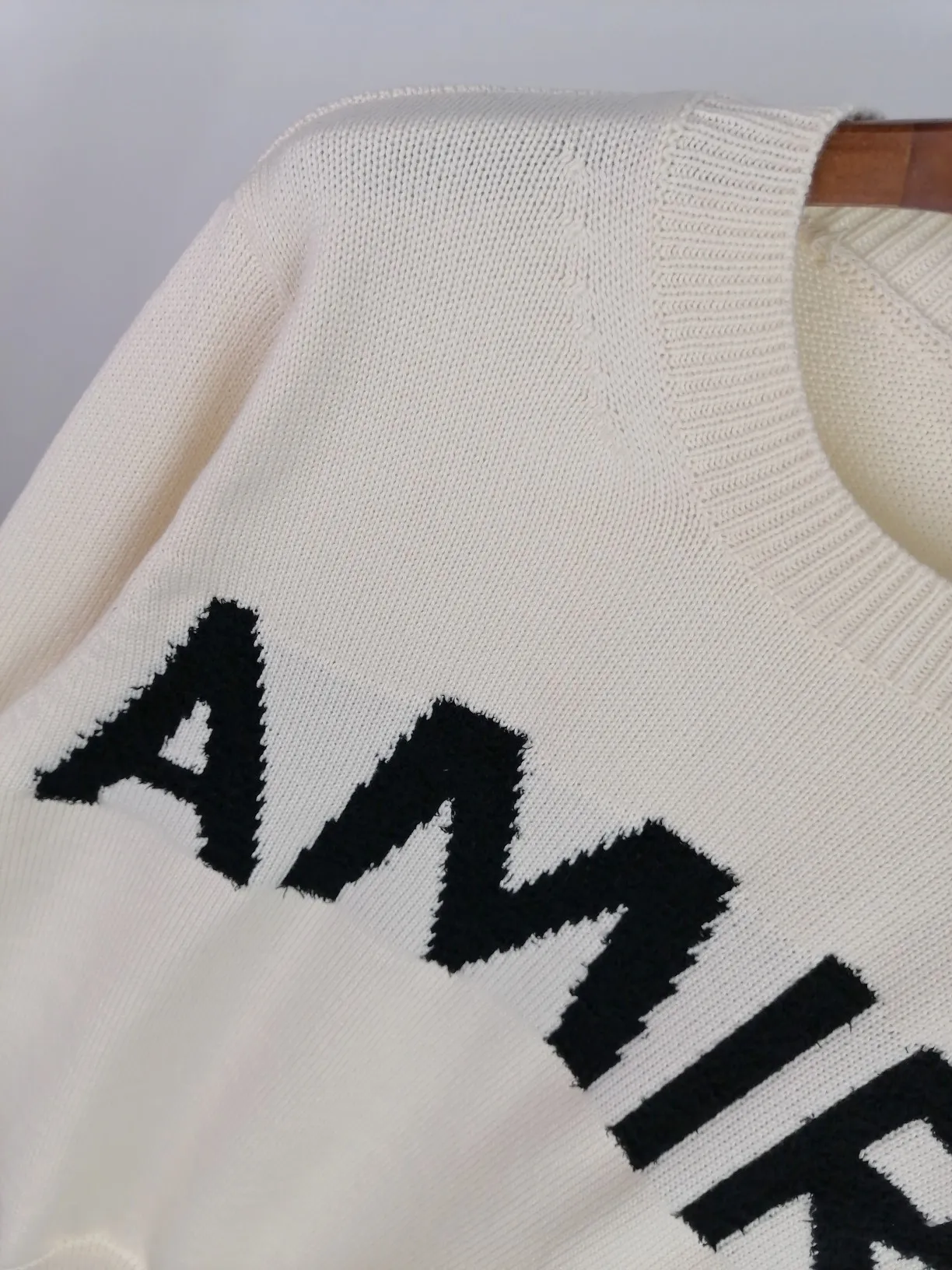 P230 🎉 AMIRI new style letter Logo jacquard, tassels destroyed holes European and American style sweater, color: pearl white, black size: S M L XL XXL