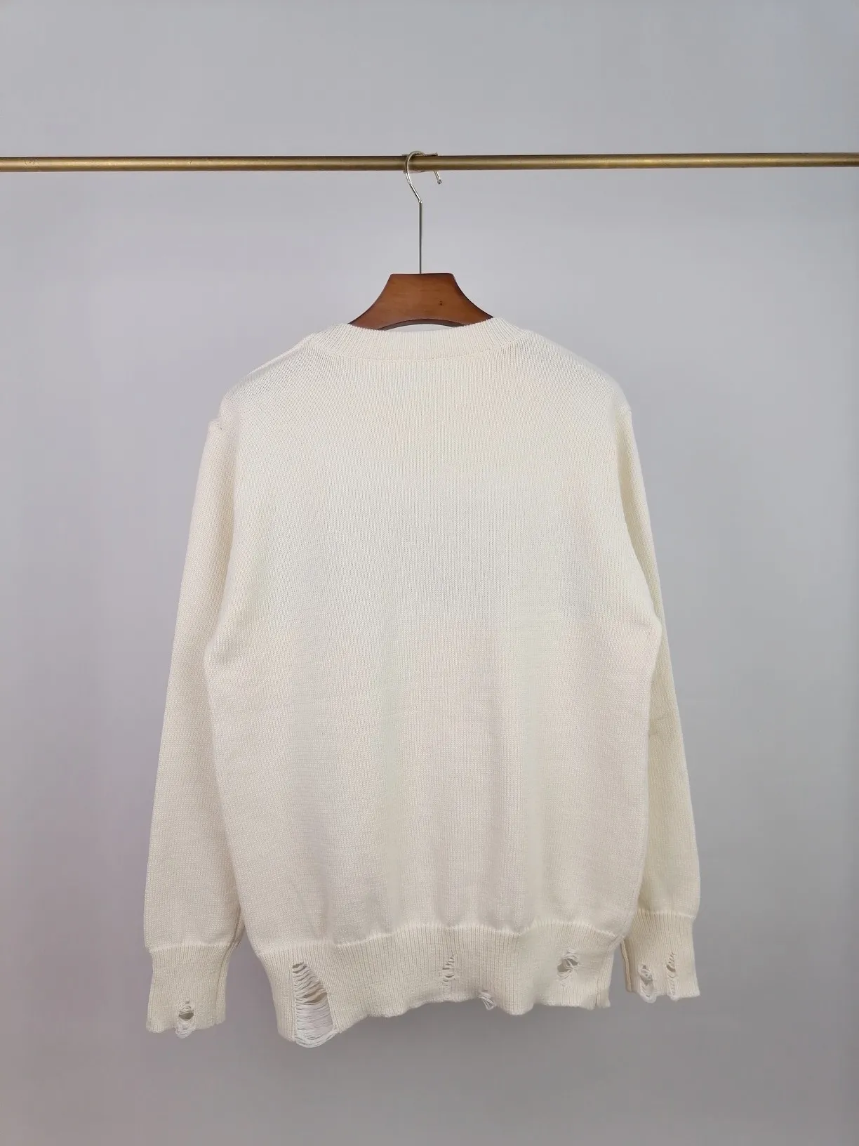 P230 🎉 AMIRI new style letter Logo jacquard, tassels destroyed holes European and American style sweater, color: pearl white, black size: S M L XL XXL
