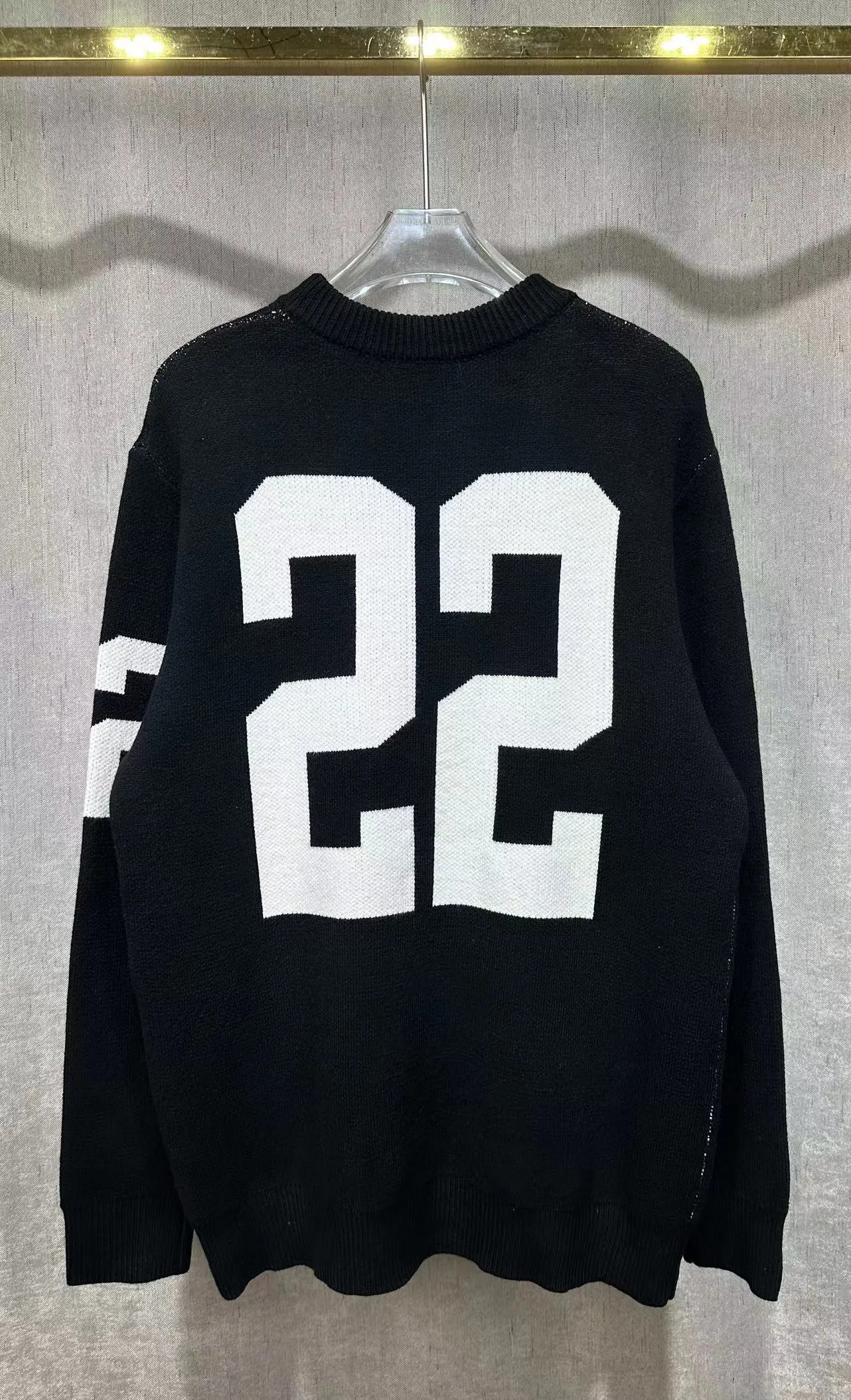 P230 🎉AMIRI new autumn and winter sweater Amiri exclusive logo jacquard on the front, 22 number jacquard on the back Color: White Black Size: S M L XL XXL