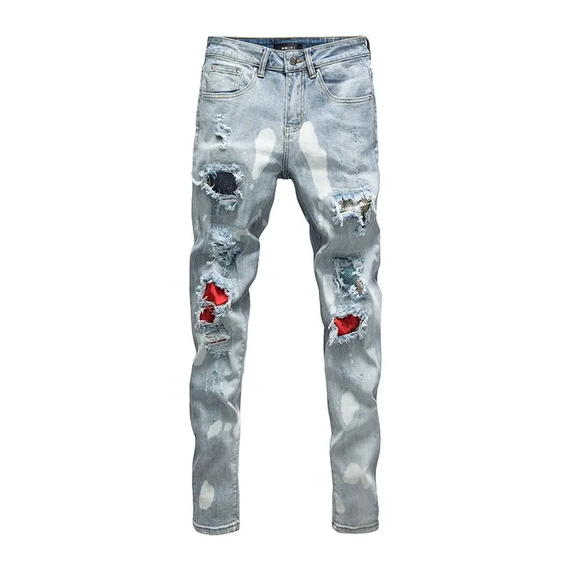 #N17 P246💰 (Top version) AMIRI hot high street jeans slim fit stretch washed knife cut trousers for men AMIRI amiri is transliterated as Emil, which is the name of the founder. Mike Amiri, the founder of amiri, grew up in Los Angeles, USA. He was influenced by local street culture and Punk Rock since he was a child, so he founded the amiri brand named after himself. A variety of trendy clothing meets the needs of different trendy players. Amiri clothing has novel and unique styles and is a well-known street brand in the United States. The styles and styles of many clothes are loved by many street photographers. The various clothing styles meet the dressing needs of different people, show their unique temperament, and show the trend of dressing. amiri's jeans are relatively famous. Not only do they have many styles, but the quality of the jeans is also very good. Many celebrities have also worn amiri brand jeans. Color: Picture color Size: 28, 30, 32, 34, 36 28 30 32 34 36 Waist 71 76 81 86 91 Qianlang 26.5 27.5 28.5 29.5 30.5 Hou Lang 37 38 39 40 41 Foot 14 14.8 15.6 16.4 17.2 Foreign Minister 100 102 104 106 107