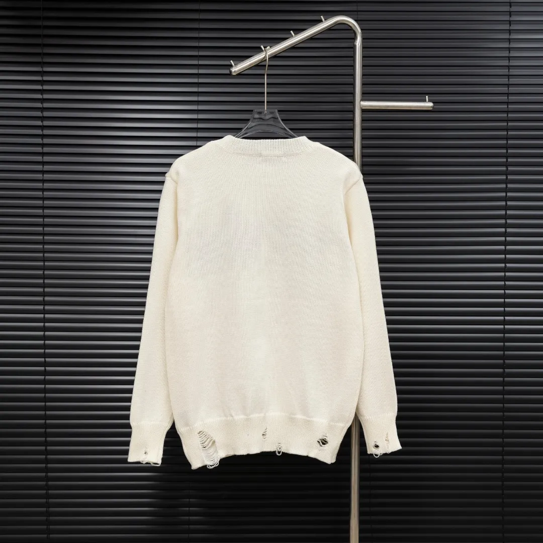 P290 Style: AMIRI distressed knitted long-sleeved sweater Size: S-XXL Fabric: Wool blend Accessories: Full set of customized original accessories No gender distinction, same style for men and women