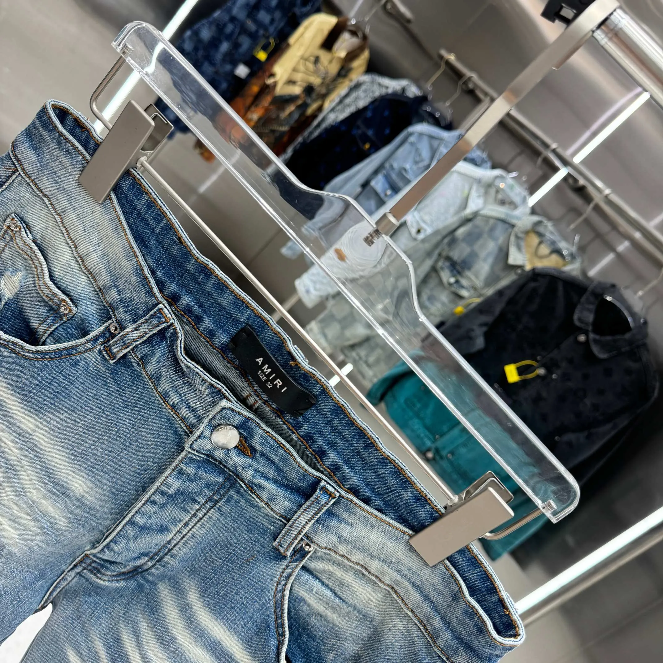 P250 Amiri ripped letter embroidery craft street fashion jeans shorts color blue size 30 32 34 36 38