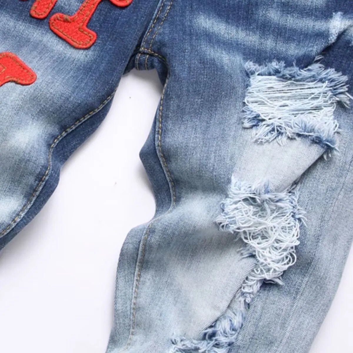 #M39 P168💰 Amiri classic embroidered patched leather distressed lettered jeans. Slim fit jeans. Produced by a major washed factory. Full of high-end. Partial destruction of the knees and patchwork design. Already used as a facade design. Leather waist nameplate. The focus of this style is not on the washing, but on the destroyed shape and version. The secret lies in the craftsmanship of the master. The cost of post-processing, grinding, cutting, etc. is far beyond the cost of assembly line products. Color: Picture color Size: 30-32-34-36