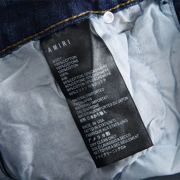 #M39 P168💰 Amiri classic embroidered patched leather distressed lettered jeans. Slim fit jeans. Produced by a major washed factory. Full of high-end. Partial destruction of the knees and patchwork design. Already used as a facade design. Leather waist nameplate. The focus of this style is not on the washing, but on the destroyed shape and version. The secret lies in the craftsmanship of the master. The cost of post-processing, grinding, cutting, etc. is far beyond the cost of assembly line products. Color: Picture color Size: 30-32-34-36