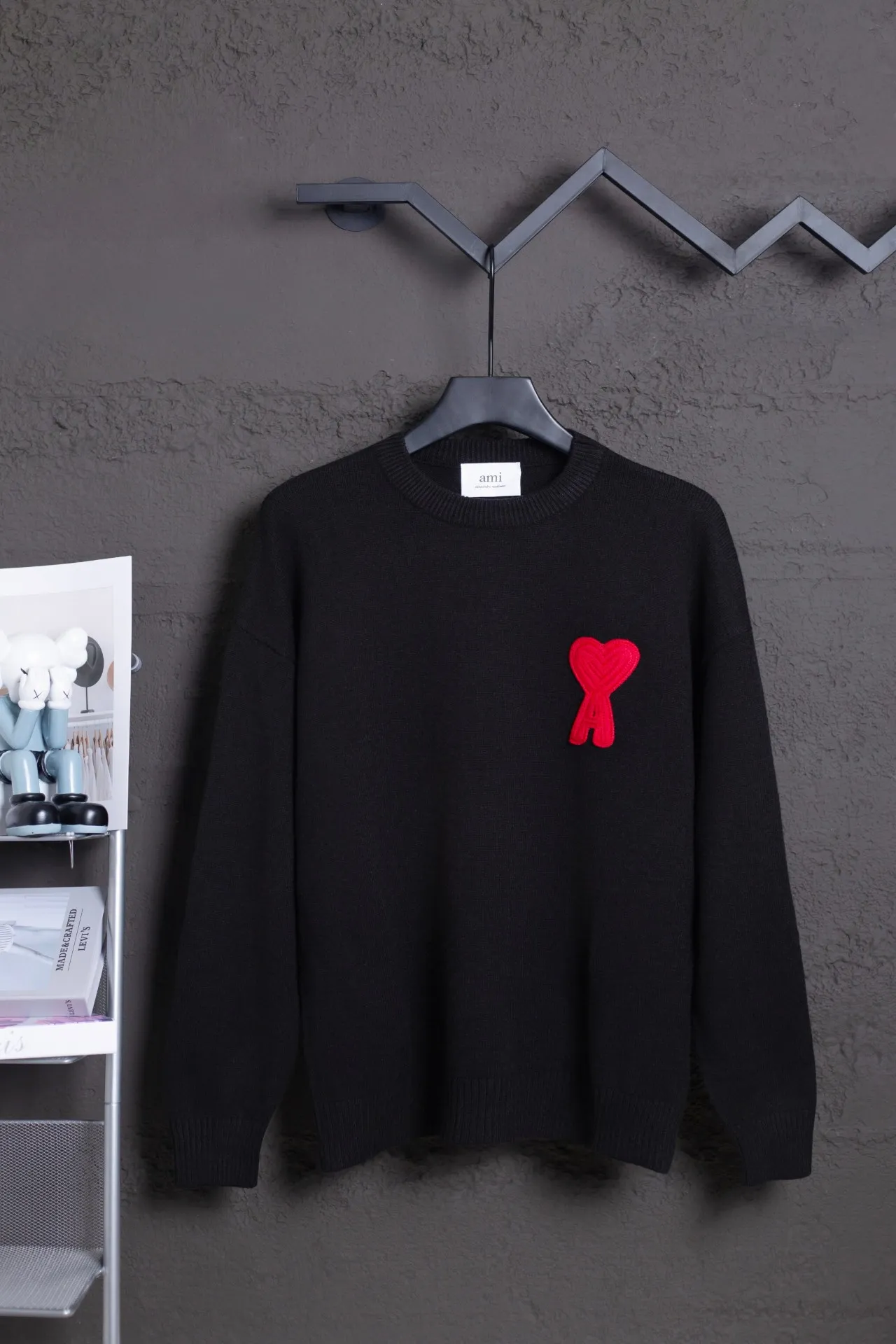 P170 AMI's new classic love chapter crew neck sweater, the highest version, supports comparison, color: black, size: S-XL
