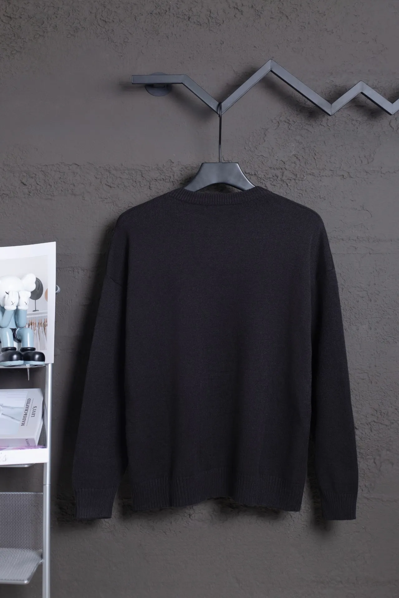 P170 AMI's new classic love chapter crew neck sweater, the highest version, supports comparison, color: black, size: S-XL