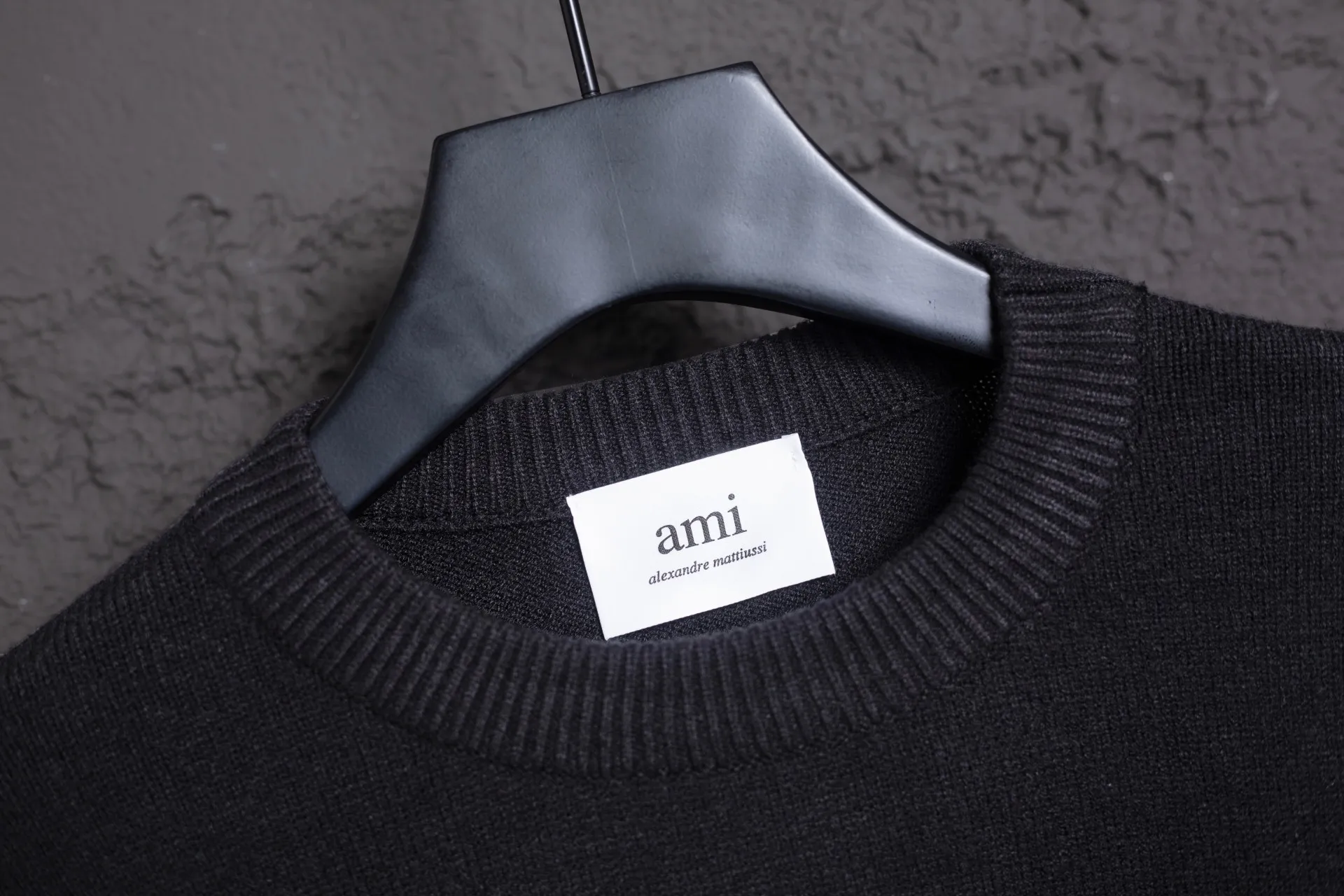 P170 AMI's new classic love chapter crew neck sweater, the highest version, supports comparison, color: black, size: S-XL