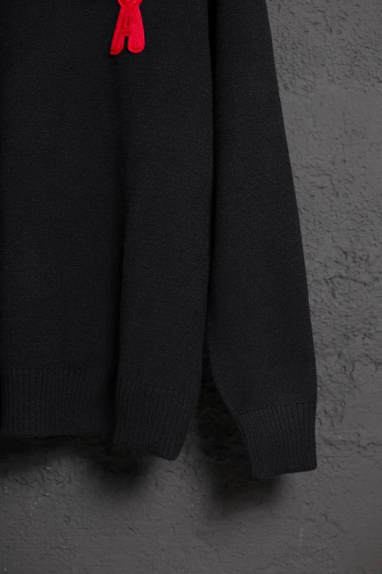 P170 AMI's new classic love chapter crew neck sweater, the highest version, supports comparison, color: black, size: S-XL