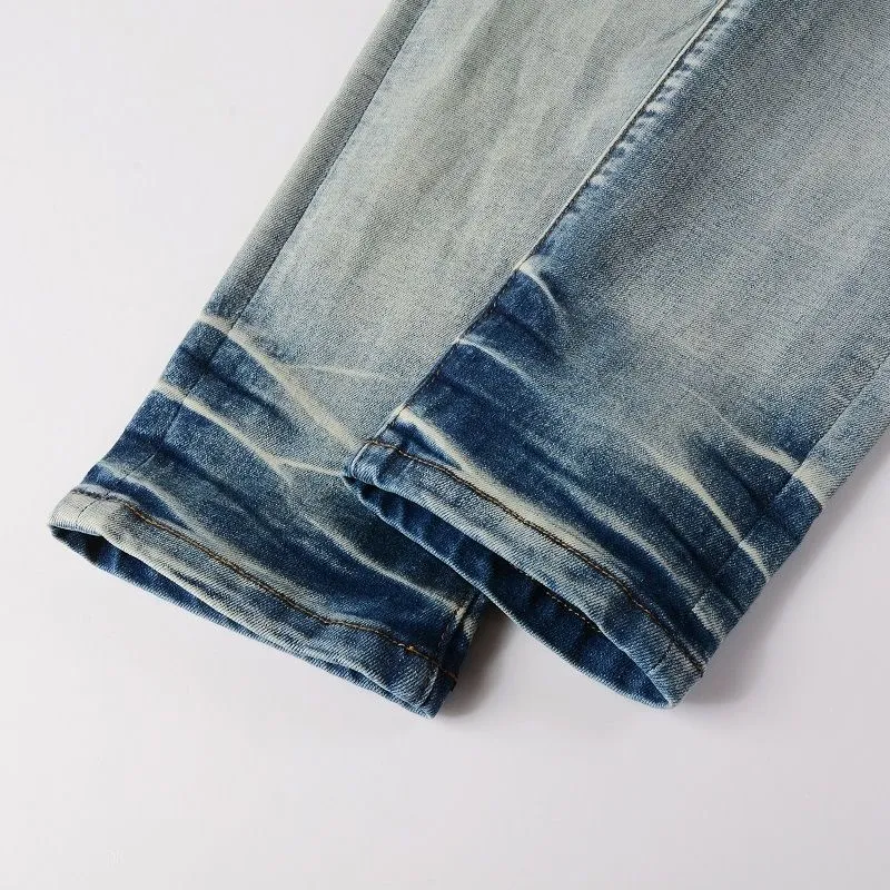 P166 Top replica AMIRI jeans trousers AMIRI high street basic ripped tight stretch jeans trousers Amiriamiri is transliterated as Emil, which is the name of the founder. Mike Amiri, the founder of amiri, grew up in Los Angeles, USA. He was influenced by the local street culture Rock since he was a child, so he founded the amiri brand named after himself. A variety of trendy clothing meets the needs of different fashion players. Amiri clothing has novel and unique styles and is a well-known street brand in the United States. Many of its styles and styles are loved by many street photographers. Various clothing styles meet the needs of different people, show their unique temperament, and show the trend of dressing. amiri's jeans are relatively famous. Not only do they have many styles, but the quality of the jeans is also very good. Many celebrities have also worn amiri brand jeans.  The jeans of the amiri brand break through the production process and cutting of the original jeans. The fabrics are relatively soft and comfortable, and are not as hard as some jeans, which can irritate the skin and cause the skin to bleed when worn. Los Angeles trendy brand Amiri's jeans are made with great detail from tailoring to texture, adding wrinkles, bullet holes, damage and other details to add to the trendiness of the jeans. You can choose the style that suits you according to your own needs. Only when you wear a suitable style can you have a certain sense of fashion.  In recent years, high street has become a word that appears more and more frequently in men's clothing. High street style has also become an important direction for everyone's matching. High street related items are basically inseparable from oversize or off-shoulder tops. The lower body is matched with trackpants or tight-fitting denim. In my opinion, the most representative one is perhaps annihilation. Color; picture color Size: m l xl xxl
