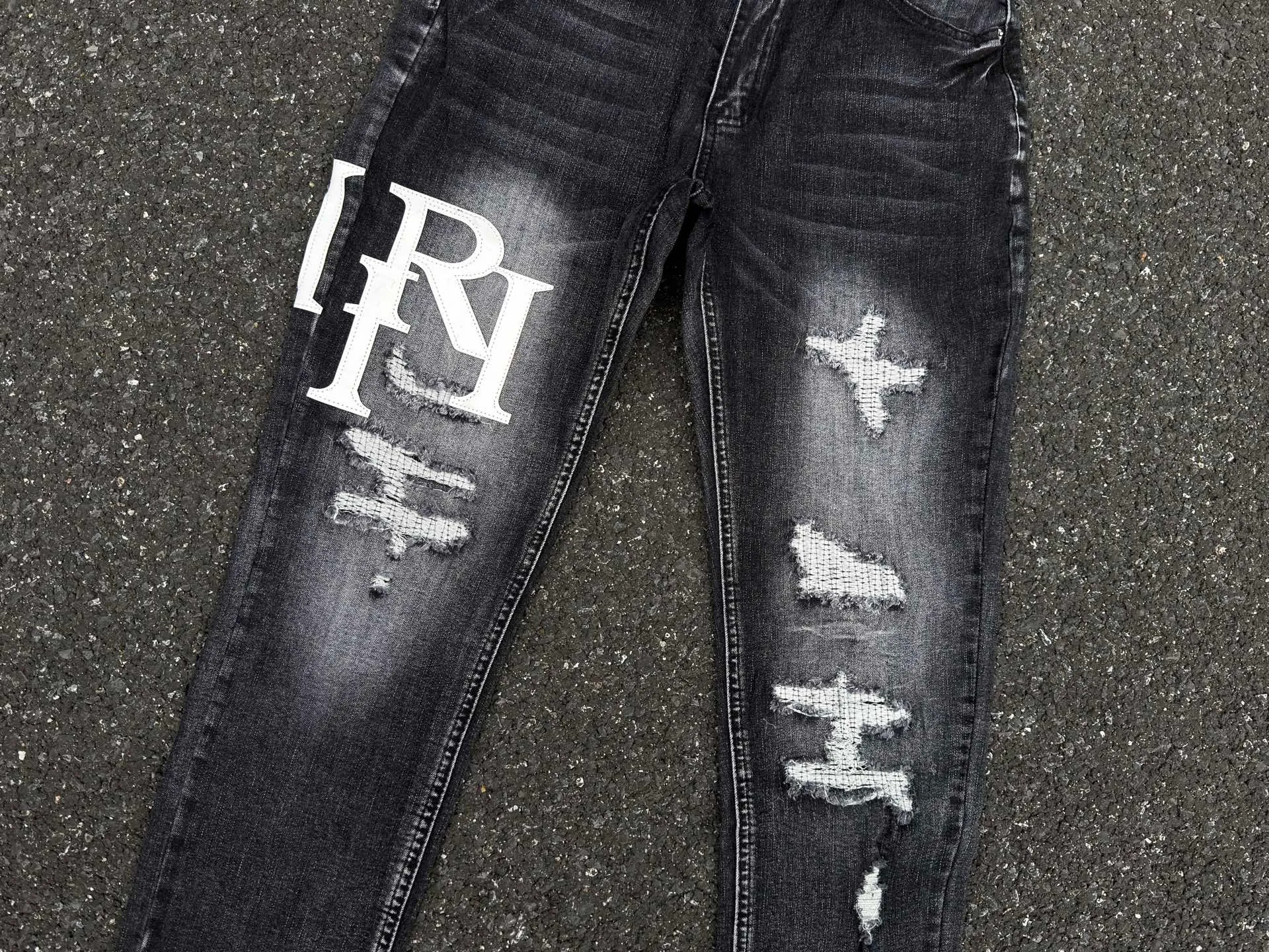 P240 💰AM02 AMIRI new jeans, washed ripped holes, whiskering leather denim trousers, same style for men and women Size: S-XL (28-34)