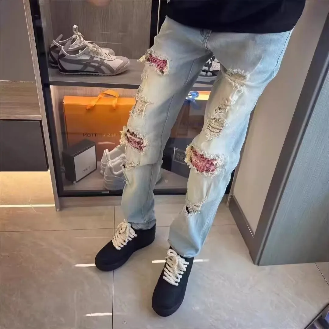 #M67 P168💰 AMIRI patch embroidery jeans trousers AMIRI high street basic ripped tight elastic jeans trousers amiri brand jeans break the production process and cutting of the original jeans, the fabrics are softer and more comfortable Hand-sewn collar label Customized logo buttons Genuine leather tag Color: Picture color Size: 30-32-34-36