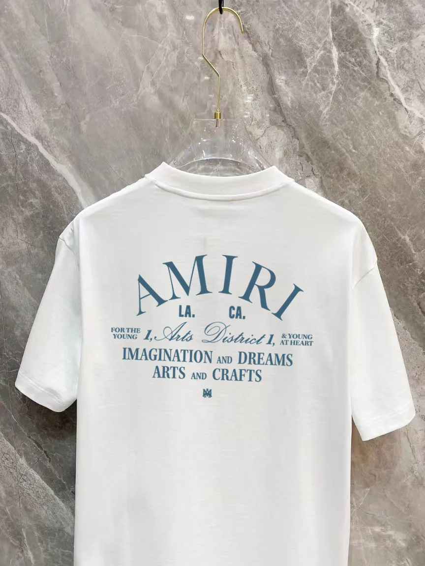 P150 AMIRI 2025 spring and summer new style debut counter, the latest short-sleeved round neck T-shirt, high-end custom design, avant-garde and fashionable! The brand logo is designed with heavy craftsmanship printing, 250 grams of Xinjiang long-staple cotton fabric, comfortable to wear. Counter-level exquisite stitching. Fine workmanship. The upper body effect is incomparably handsome! A must-have item for a stylish man! Color: Black White Size: S-2XL (sub-size) Slightly wide version Size: S M L Due to manual measurement, there is a deviation of about 1-3CM in the size, please forgive me.
