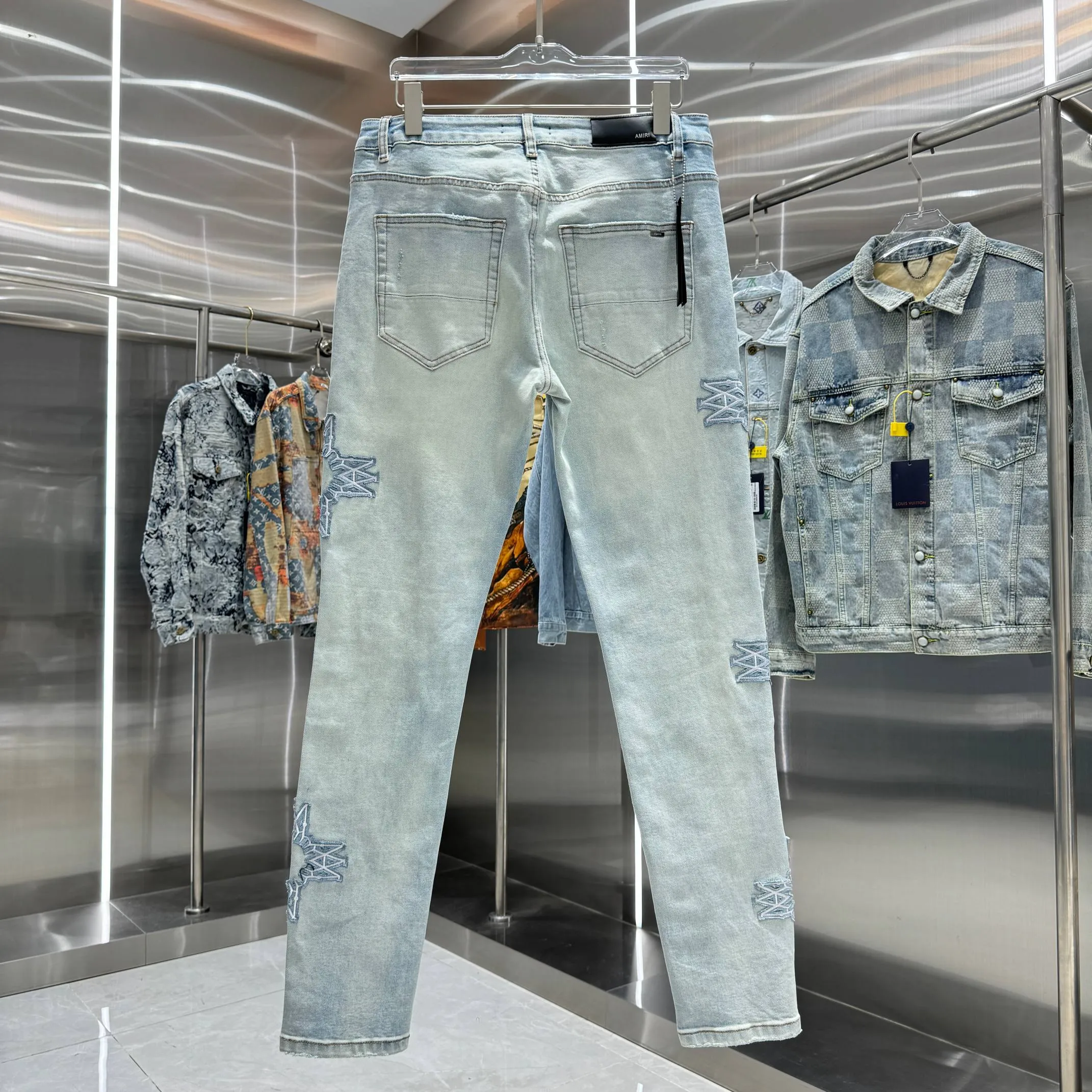 P290 Amiri ripped pattern embroidered street fashion slim fit stretch jeans Color light blue Size 30 32 34 36 38