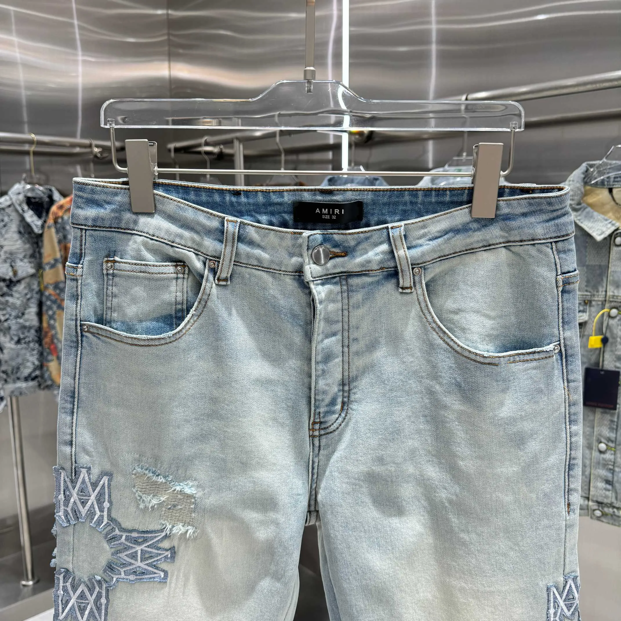 P290 Amiri ripped pattern embroidered street fashion slim fit stretch jeans Color light blue Size 30 32 34 36 38