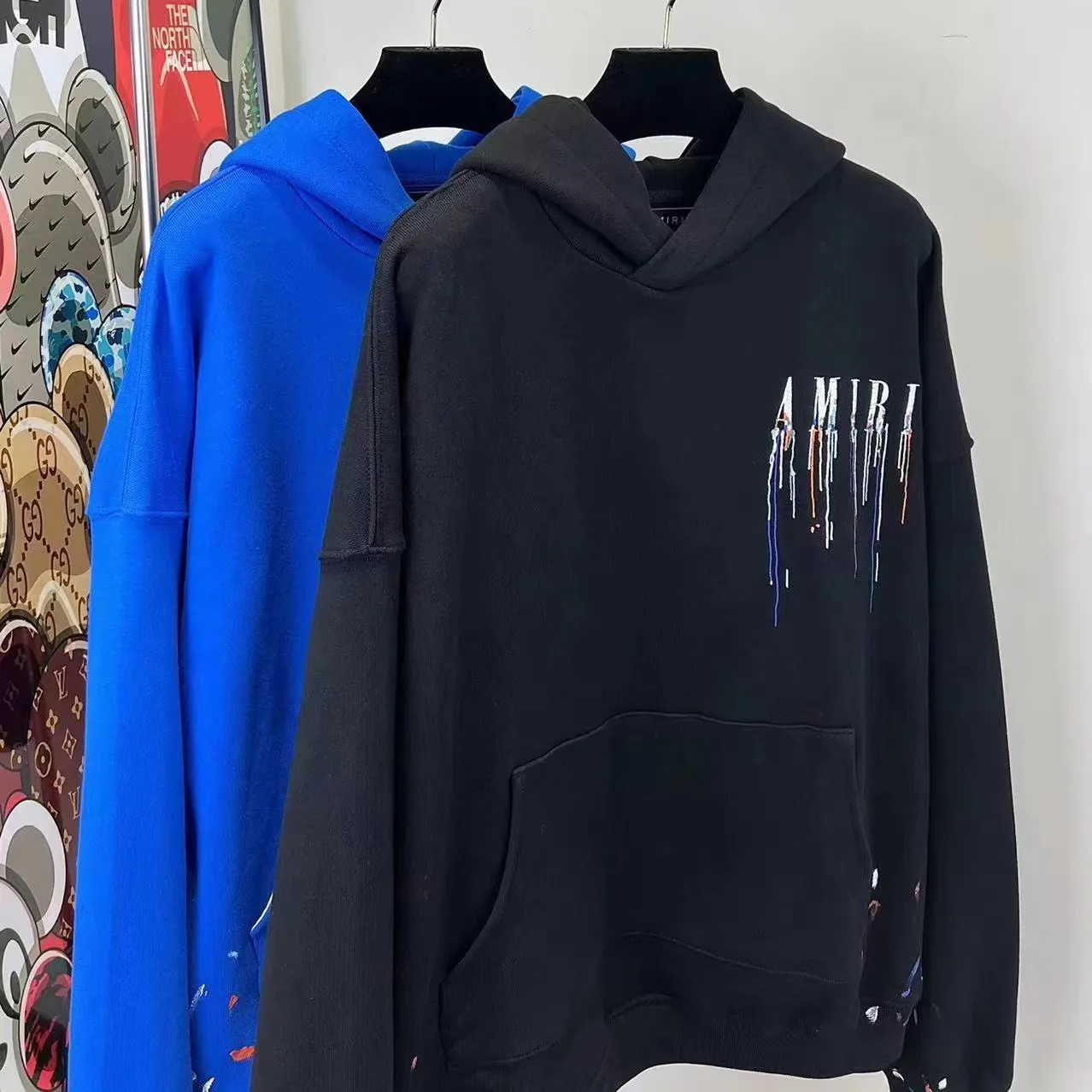 7017#P340AMIRI Fall/Winter 22 men’s black paint-splashed letter LOGO pattern embroidered sweatshirt hoodie. Color: black. blue. Size: S M L XL