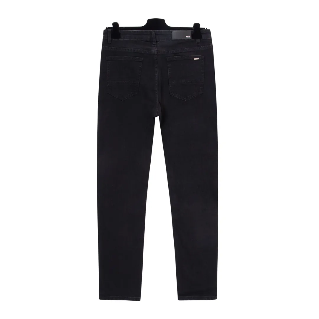 P230 [next day] AMIRI MX1 Hot Diamond High Street Jeans Slim Fit Stretch Washed Knife Cut Hole Trousers FOG High Street Men's Fashion AMIRI Black Leather Hot Diamond Jeans Washed by Ningbo Factory Front and Back Whiskers on the trouser legs are fading, full of high-end sense Partial destruction of the knees and leather patchwork design Already used as facade design Leather waist nameplate Customized crotch placket hardware with engraved molding The focus of this style is not on washing, but on the shape and pattern of damage. The secret lies in the craftsmanship of the master. The cost of post-production grinding, machining, knife cutting, etc. These hand-made products are far beyond comparison with assembly line products. Color: Black Size: 28 30 32 34 (s-XL) Detailed sizes can be found in Figure 9