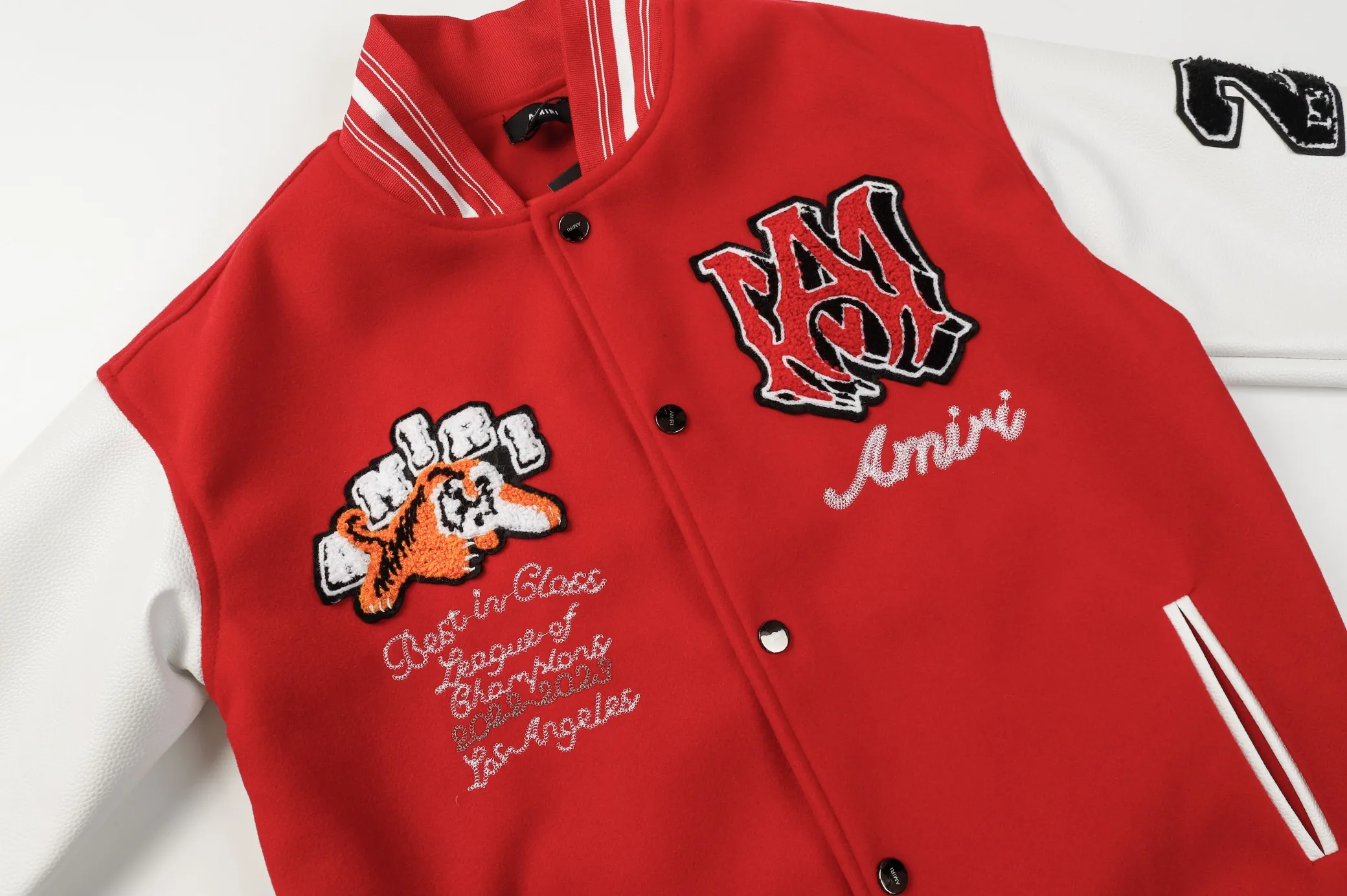 P370 AMIRI's new tiger towel embroidered baseball jacket with thousands of needles, high weight dragon and phoenix nylon fabric with pebbled leather sleeves, heavy industry hardware restored one to one M L XL XXL