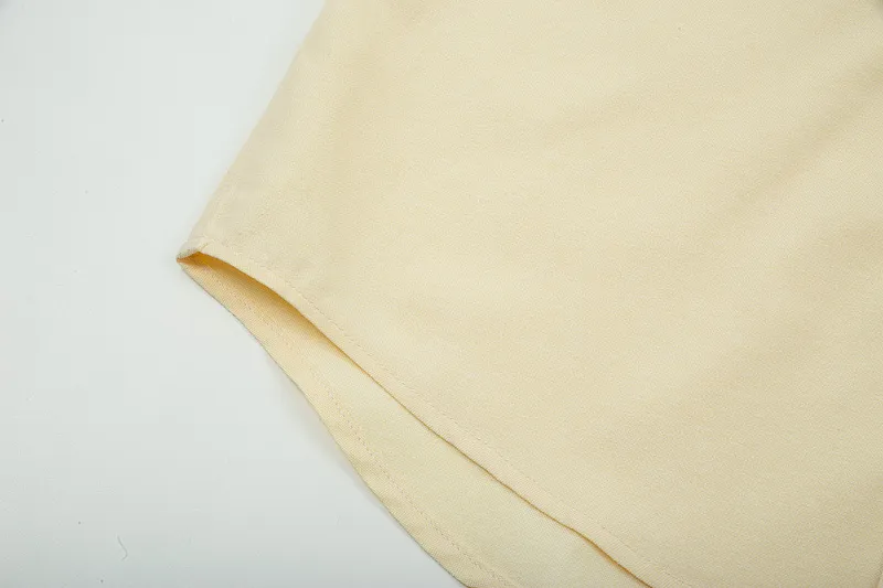 AMI Paris classic autumn heart embroidery in the same color on the chest. Casual cotton solid color short-sleeved Oxford shirt. Original custom-made 180g pure cotton fabric. Loose off-shoulder version. Same style for men and women. Color: Tianlan, white, green, pink, yellow, size: S-XL