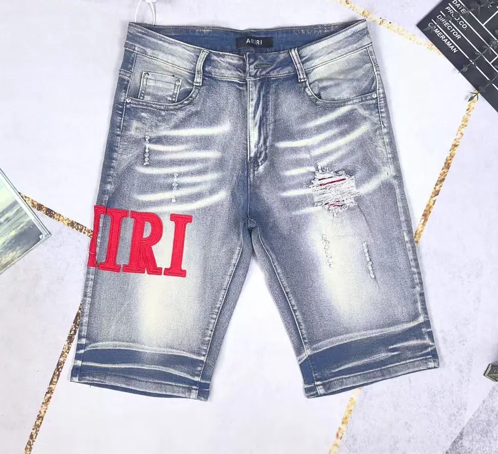 P150 Top replica AMIRI denim shorts AMIRI high street basic ripped tight stretch jeans trousers Amiriamiri is transliterated as Emil, which is the name of the founder. Mike Amiri, the founder of amiri, grew up in Los Angeles, USA. He was influenced by the local street culture Rock since he was a child, so he founded the amiri brand named after himself. A variety of trendy clothing meets the needs of different trendy players. Amiri clothing has novel and unique styles and is a well-known street brand in the United States. Many of its styles and styles are loved by many street photographers. Various clothing styles meet the needs of different people, show their unique temperament, and show the trend of dressing. amiri's jeans are relatively famous. Not only do they have many styles, but the quality of the jeans is also very good. Many celebrities have also worn amiri brand jeans. Fashionability.  Color; picture color Size: m l xl xxl