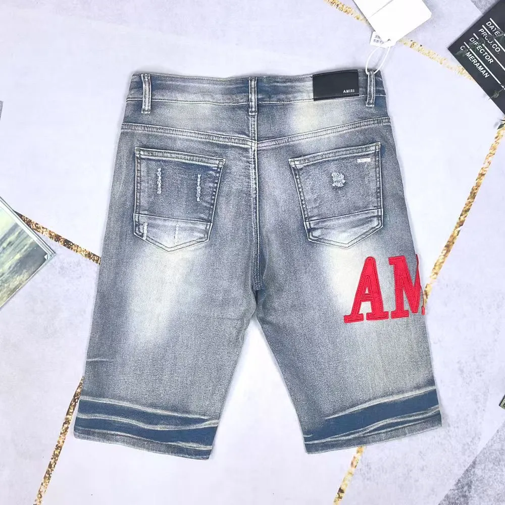 P150 Top replica AMIRI denim shorts AMIRI high street basic ripped tight stretch jeans trousers Amiriamiri is transliterated as Emil, which is the name of the founder. Mike Amiri, the founder of amiri, grew up in Los Angeles, USA. He was influenced by the local street culture Rock since he was a child, so he founded the amiri brand named after himself. A variety of trendy clothing meets the needs of different trendy players. Amiri clothing has novel and unique styles and is a well-known street brand in the United States. Many of its styles and styles are loved by many street photographers. Various clothing styles meet the needs of different people, show their unique temperament, and show the trend of dressing. amiri's jeans are relatively famous. Not only do they have many styles, but the quality of the jeans is also very good. Many celebrities have also worn amiri brand jeans. Fashionability.  Color; picture color Size: m l xl xxl