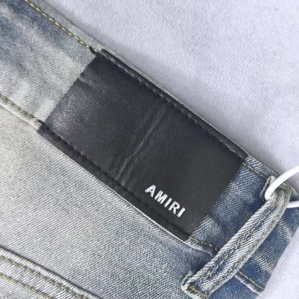 P150 Top replica AMIRI denim shorts AMIRI high street basic ripped tight stretch jeans trousers Amiriamiri is transliterated as Emil, which is the name of the founder. Mike Amiri, the founder of amiri, grew up in Los Angeles, USA. He was influenced by the local street culture Rock since he was a child, so he founded the amiri brand named after himself. A variety of trendy clothing meets the needs of different trendy players. Amiri clothing has novel and unique styles and is a well-known street brand in the United States. Many of its styles and styles are loved by many street photographers. Various clothing styles meet the needs of different people, show their unique temperament, and show the trend of dressing. amiri's jeans are relatively famous. Not only do they have many styles, but the quality of the jeans is also very good. Many celebrities have also worn amiri brand jeans. Fashionability.  Color; picture color Size: m l xl xxl