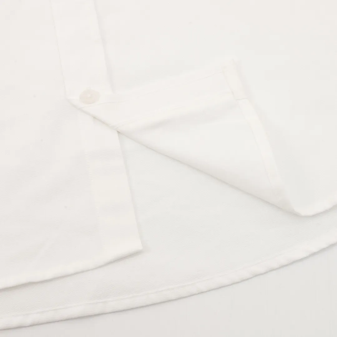 🅿️500 AMI Paris small love embroidered long-sleeved shirt. Customized high-quality flexible Oxford cotton, imported machine embroidery technology, high precision, smooth and delicate lines. The fabrics have been washed, with better hand feel and texture. It is not easy to deform, shrink, or fade. It maintains long-term beauty, customized accessories, loose fit. Size: 38-44