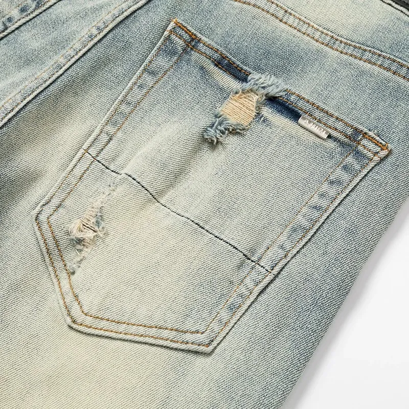#N09 P246💰 (Top version) AMIRI hot-selling high street jeans, slim-fit stretchy washed knife-cut trousers for men AMIRI amiri is transliterated as Emil, which is the name of the founder. Mike Amiri, the founder of amiri, grew up in Los Angeles, USA. He was influenced by local street culture and Punk Rock since childhood, so he founded the amiri brand named after himself. A variety of trendy clothing meets the needs of different fashion players. Amiri clothing has novel and unique styles and is a well-known street brand in the United States. The styles and styles of many clothes are loved by many street photographers. The various clothing styles meet the dressing needs of different people, show their unique temperament, and show the trend of dressing. amiri's jeans are relatively famous. Not only do they have many styles, but the quality of the jeans is also very good. Many celebrities have also worn amiri brand jeans. Color: Picture color Size: 28, 30, 32, 34, 36 28 30 32 34 36 Waist 71 76 81 86 91 Qianlang 26.5 27.5 28.5 29.5 30.5 Hou Lang 37 38 39 40 41 Foot 14 14.8 15.6 16.4 17.2 Foreign Minister 100 102 104 106 107