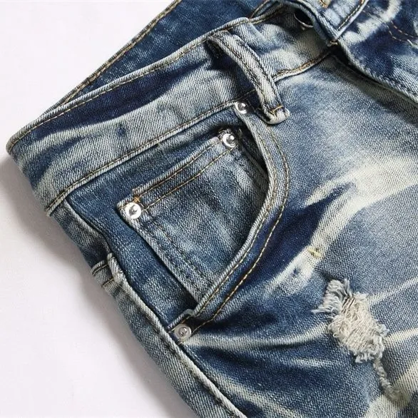 ￼ #M46 P168💰 Amiri’s classic embroidered leather ripped letter jeans. Slim fit jeans. Produced by a major washed factory. Full of high-end. Partial damage to the knees and patchwork design. Already used as a facade design. Leather waist nameplate. The focus of this style is not on the washing, but on the shape and version of the damage. The secret lies in the craftsmanship of the master. The cost of post-processing, grinding, cutting, etc. is far beyond the cost of assembly line products. Color: Picture color Size: 30-32-34-36