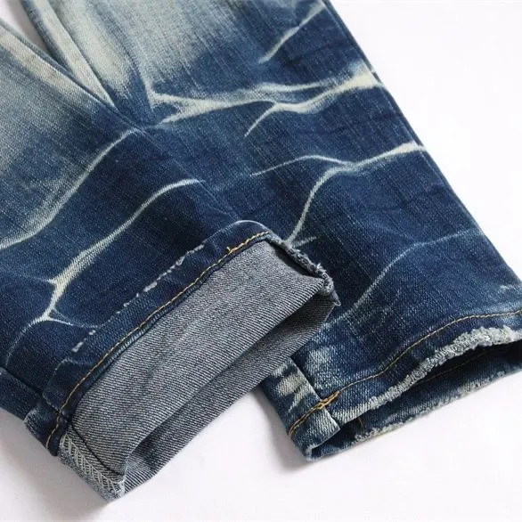 ￼ #M46 P168💰 Amiri’s classic embroidered leather ripped letter jeans. Slim fit jeans. Produced by a major washed factory. Full of high-end. Partial damage to the knees and patchwork design. Already used as a facade design. Leather waist nameplate. The focus of this style is not on the washing, but on the shape and version of the damage. The secret lies in the craftsmanship of the master. The cost of post-processing, grinding, cutting, etc. is far beyond the cost of assembly line products. Color: Picture color Size: 30-32-34-36