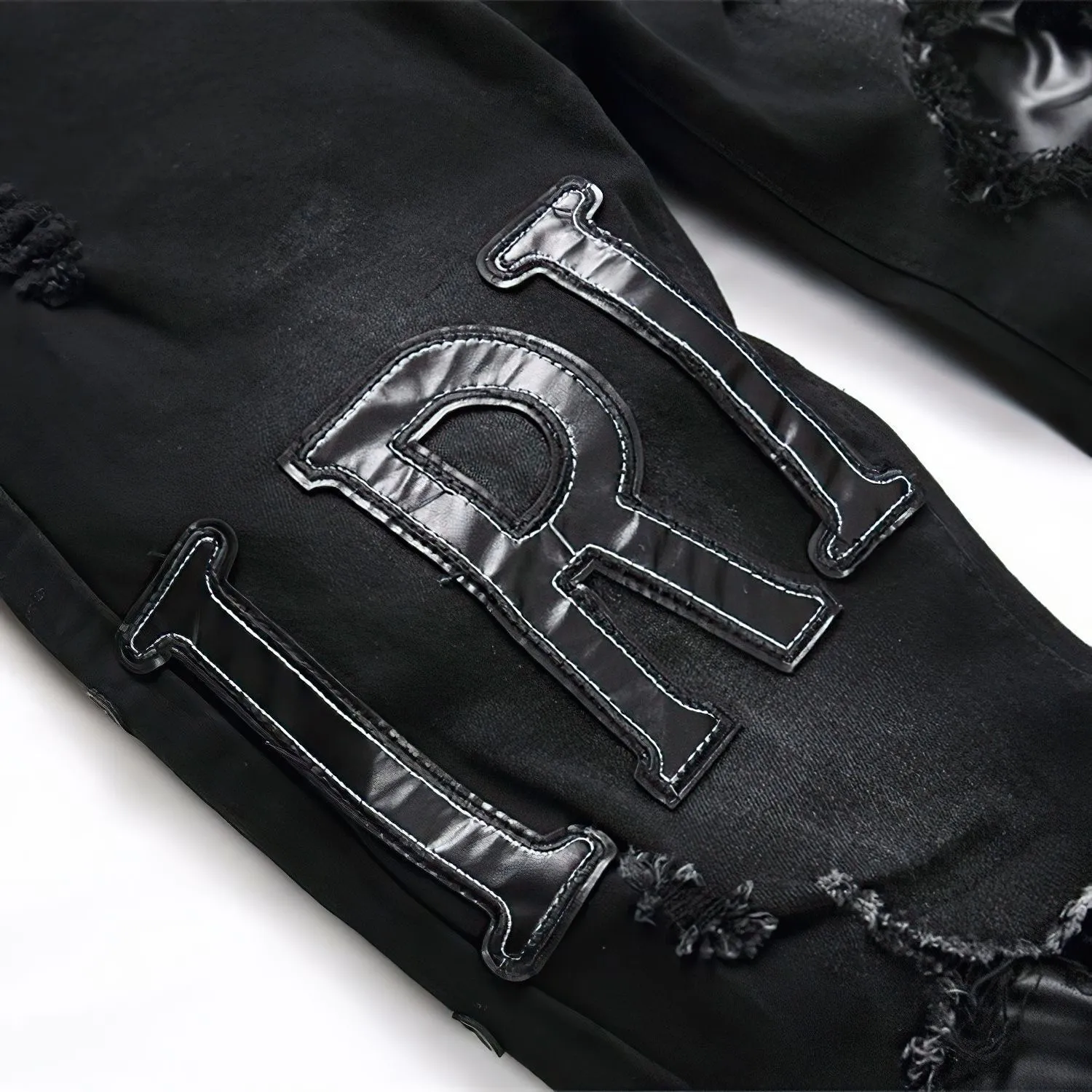 #M34 P168💰 Amiri classic embroidered patched leather ripped lettering jeans. Slim fit jeans. Produced by a major washed factory. Full of high-end. Partial destruction of the knees and patchwork design. Already used as a facade design. Leather waist nameplate. The focus of this style is not on the washing, but on the shape and version of the destruction. The secret lies in the craftsmanship of the master. The cost of post-processing, grinding, cutting, etc. is far beyond the cost of assembly line products. Color: Picture color Size: 30-32-34-36
