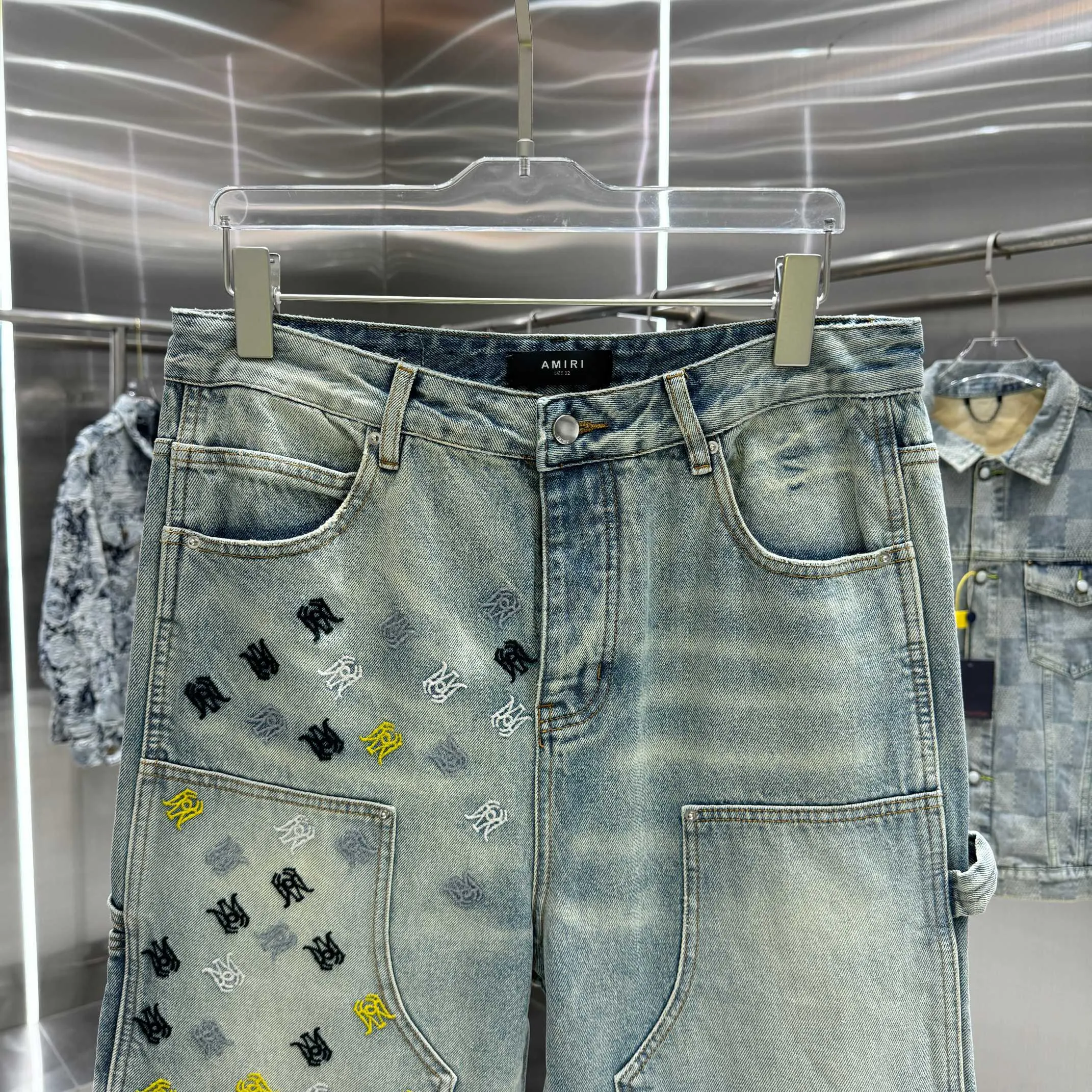 P290 Amiri pattern LOGO embroidery workwear street fashion loose straight jeans Color light blue Size 30 32 34 36 38